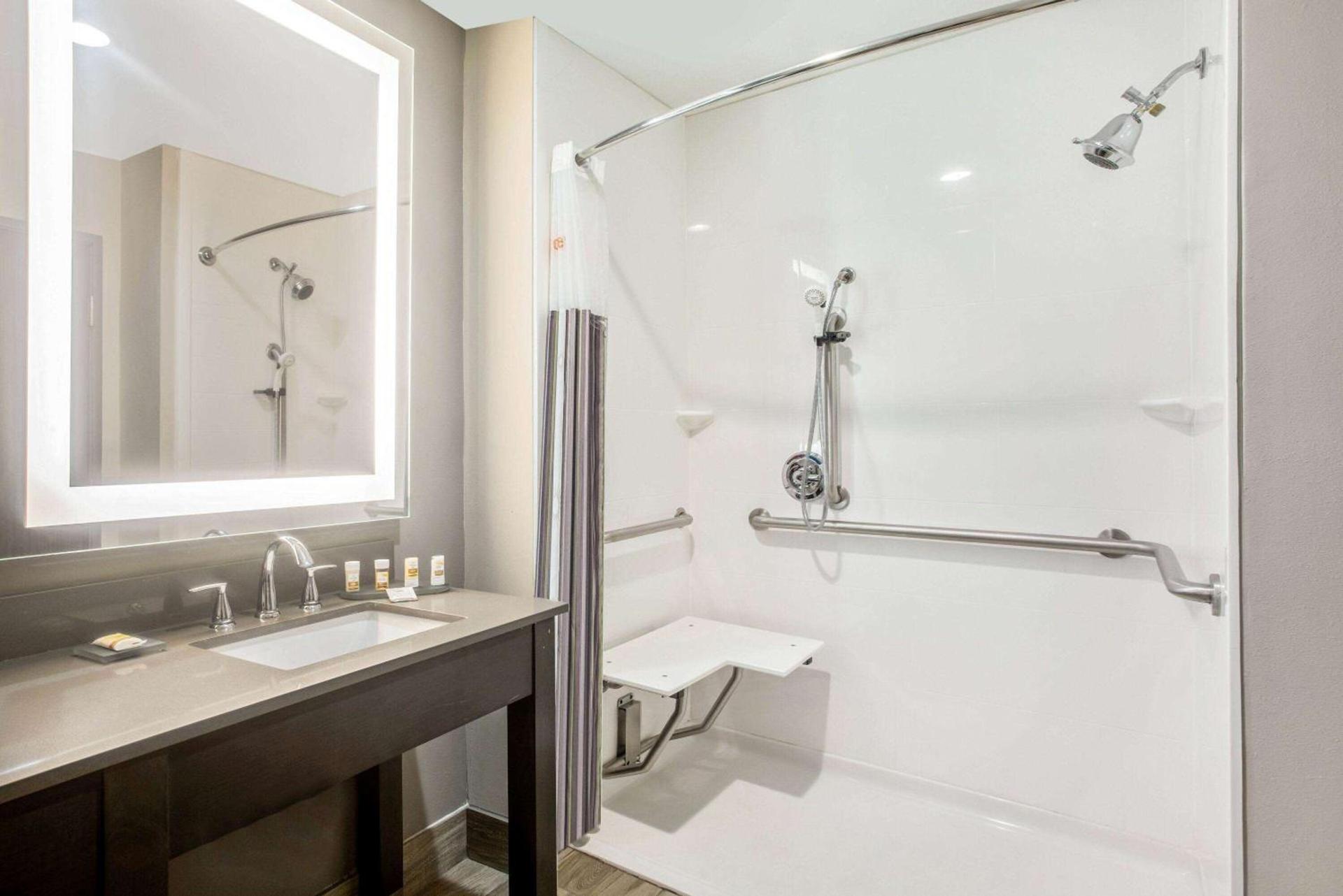 La Quinta by Wyndham Ponca City photo 43