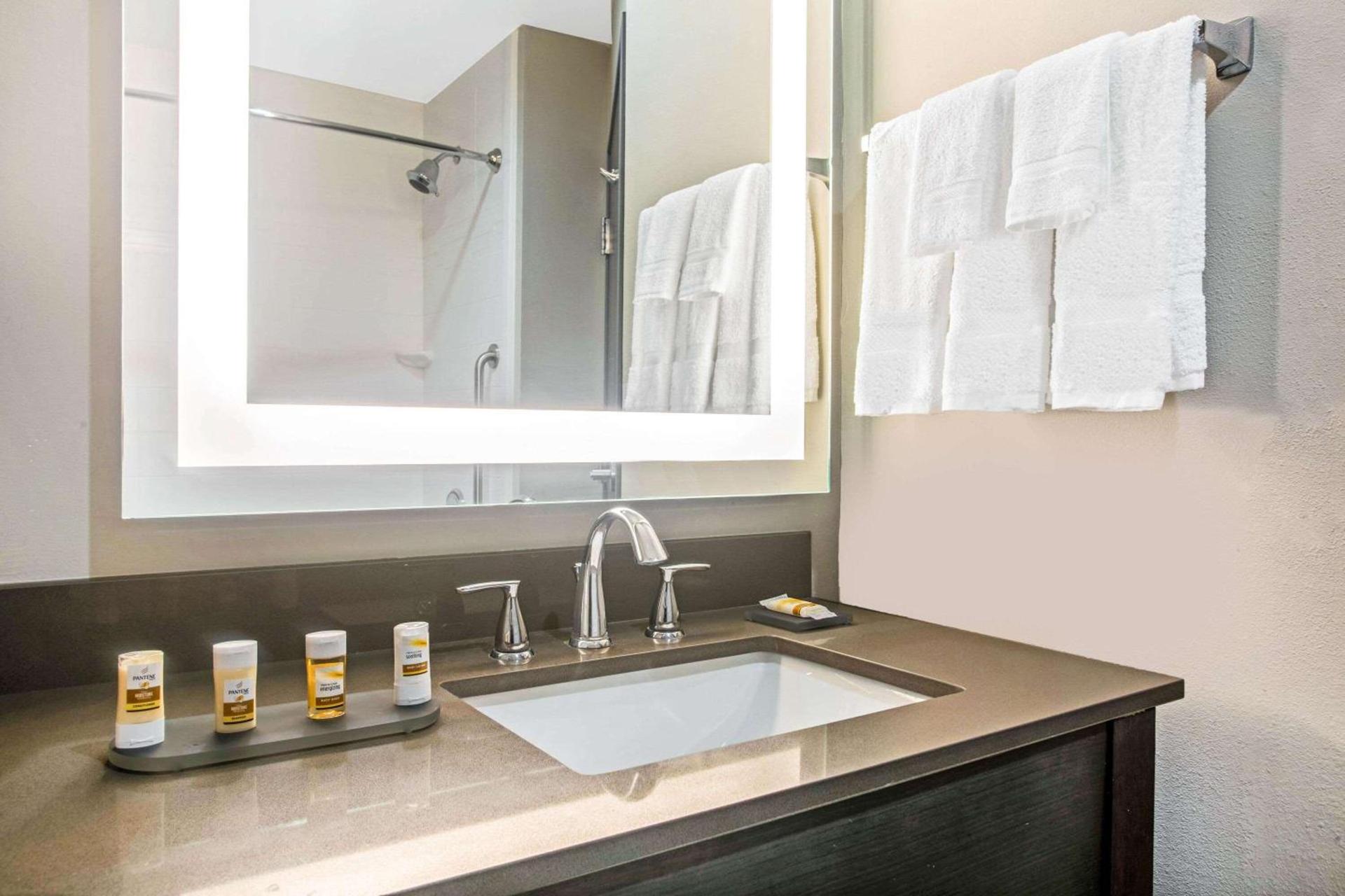La Quinta by Wyndham Ponca City photo 46
