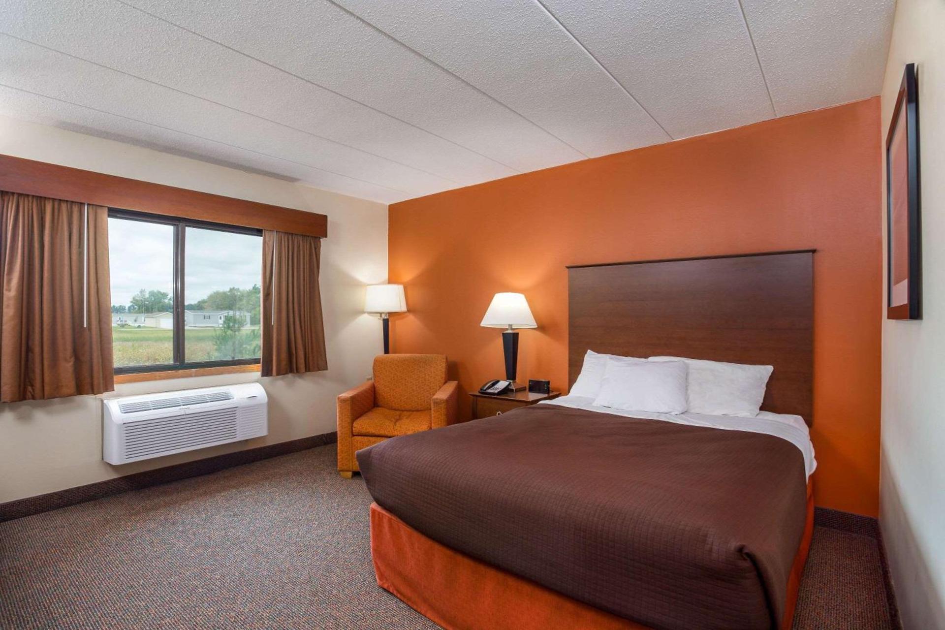 AmericInn by Wyndham Tomah photo 10
