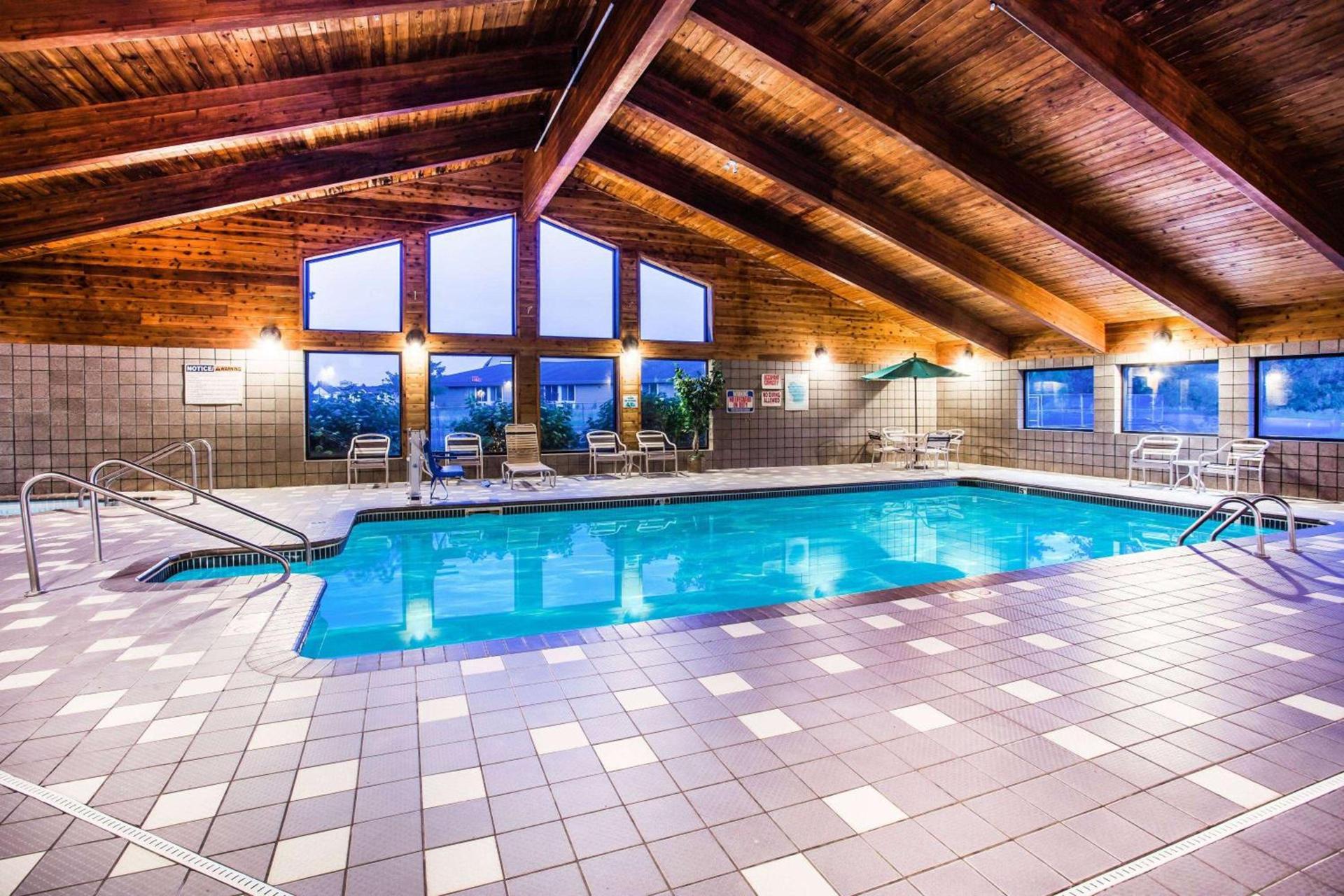 AmericInn by Wyndham Menomonie photo 54