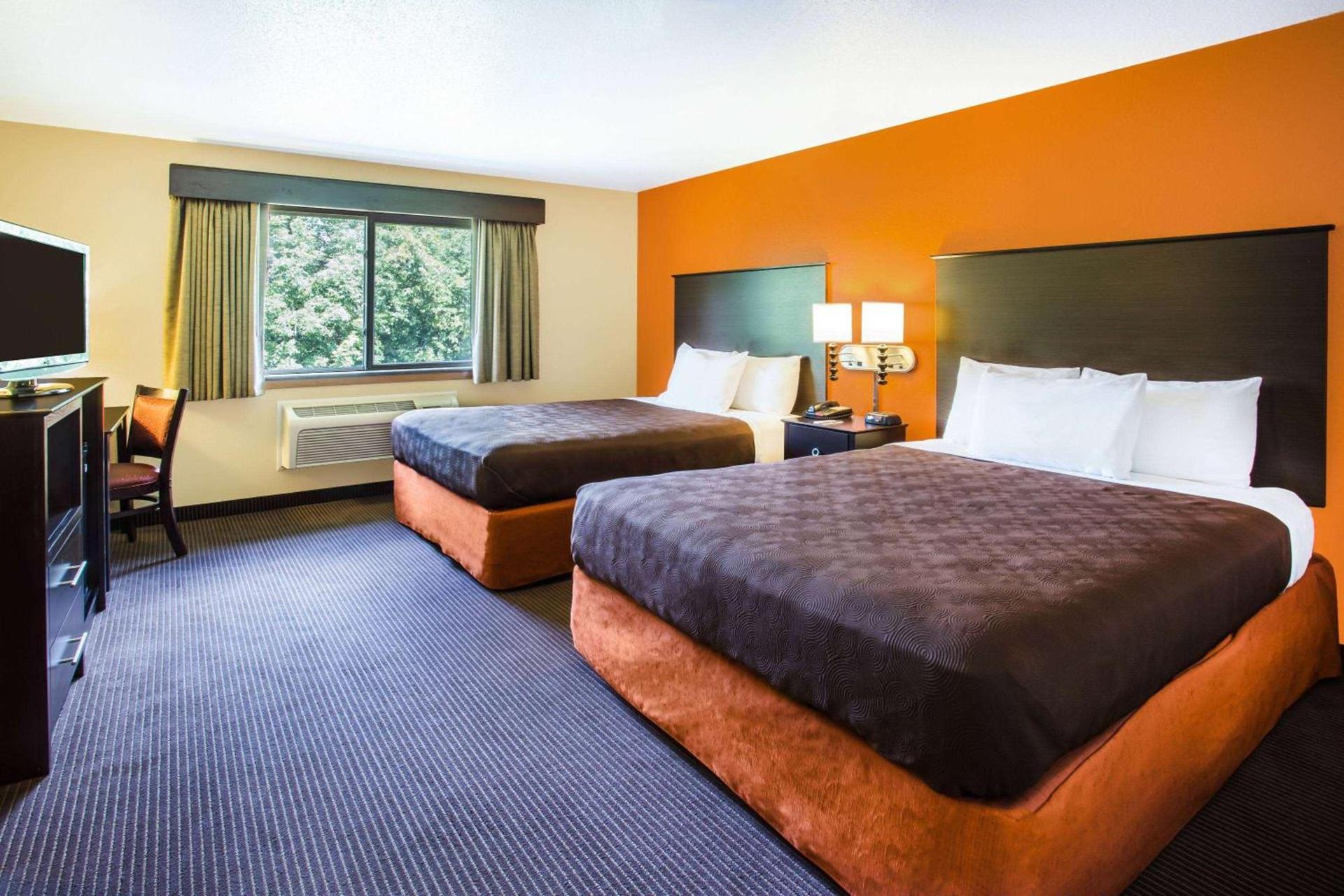 AmericInn by Wyndham Menomonie photo 48