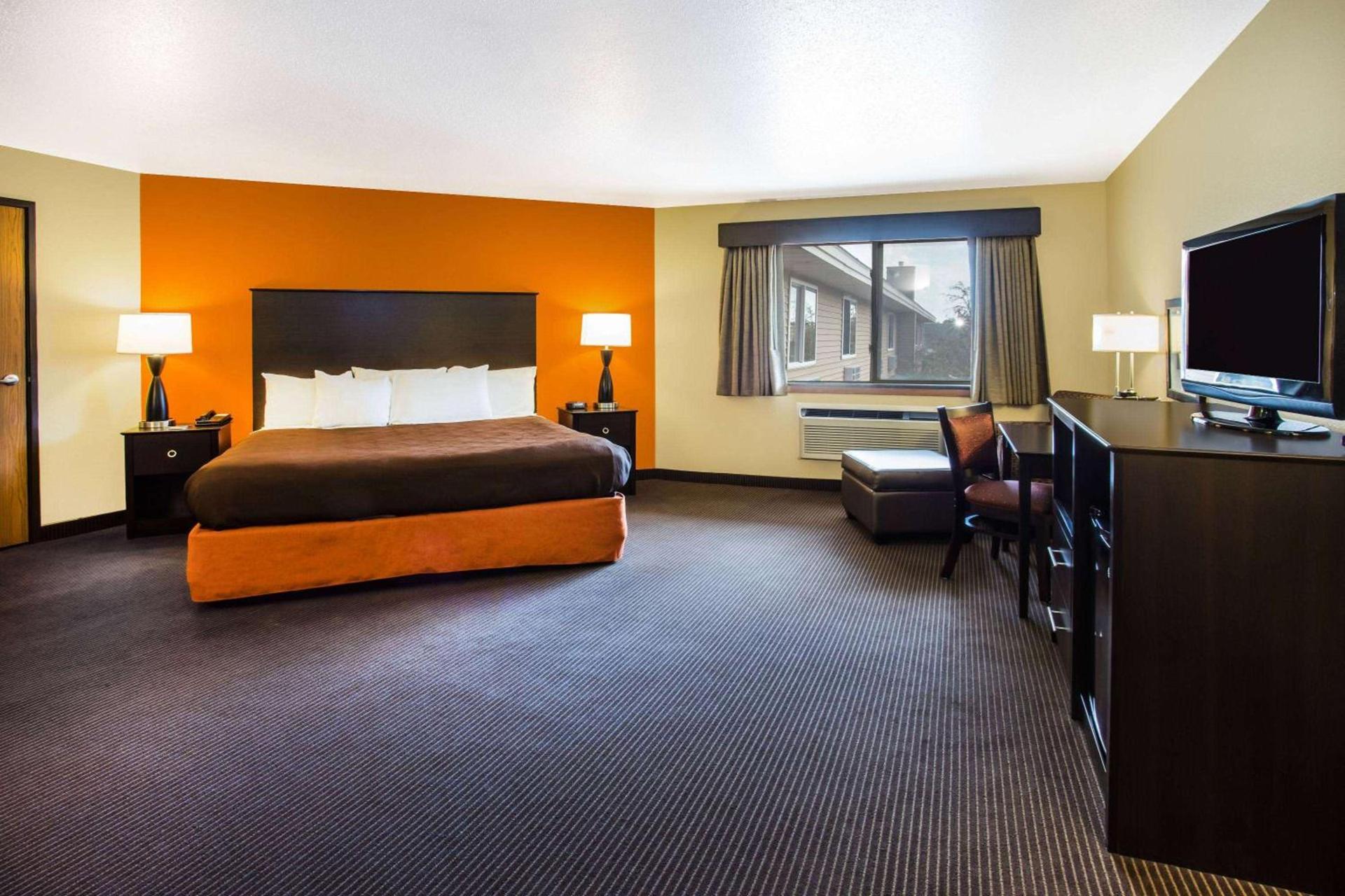 AmericInn by Wyndham Menomonie photo 49