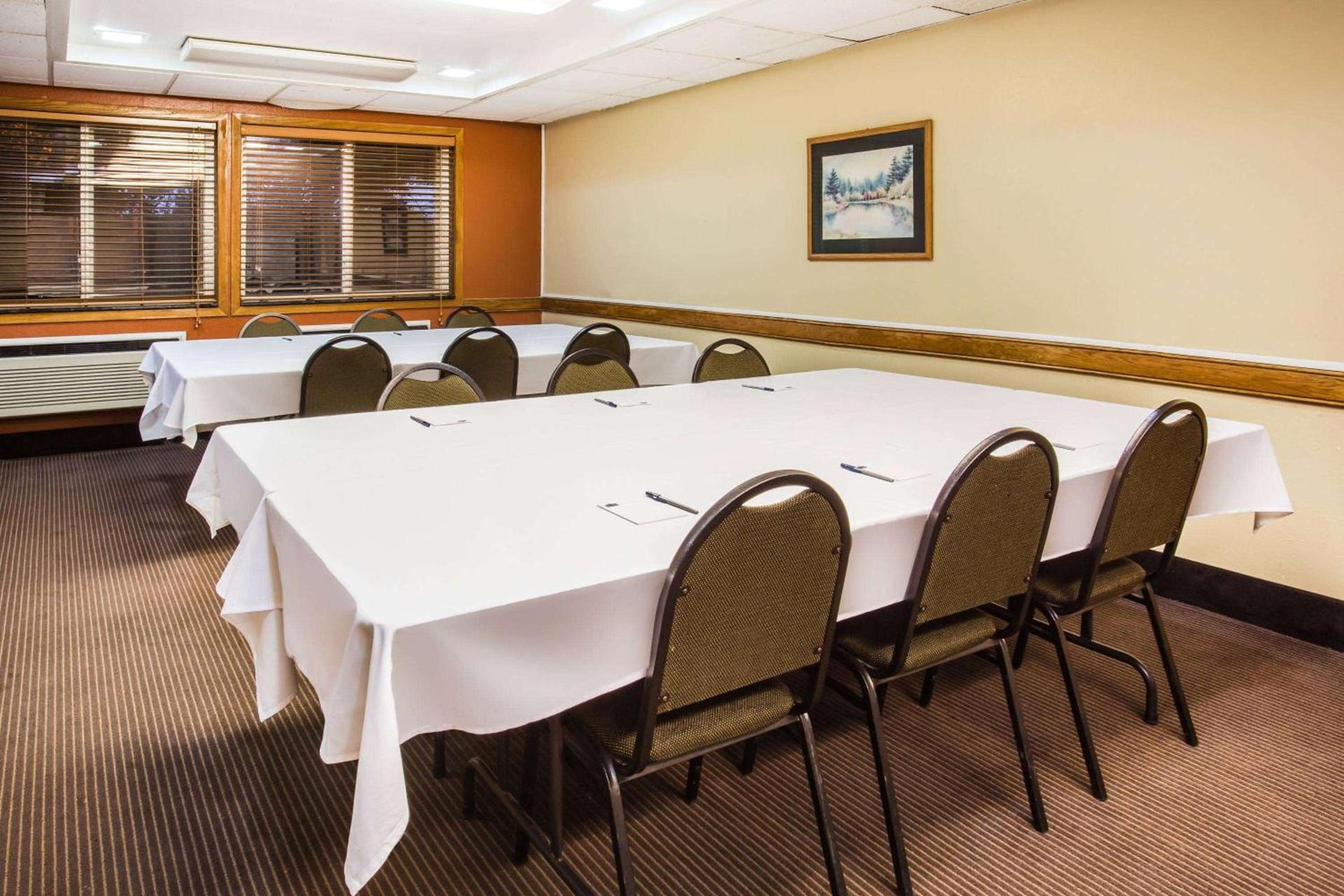 AmericInn by Wyndham Menomonie photo 41