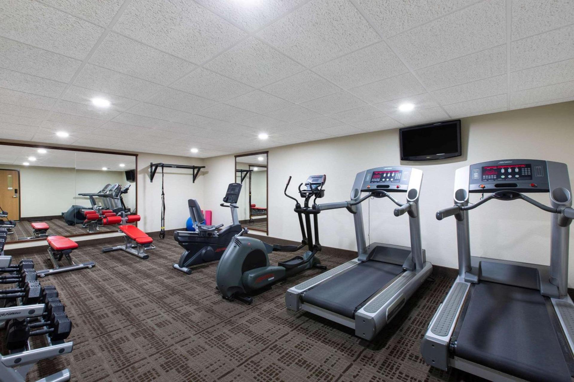 AmericInn by Wyndham Merrill photo 36