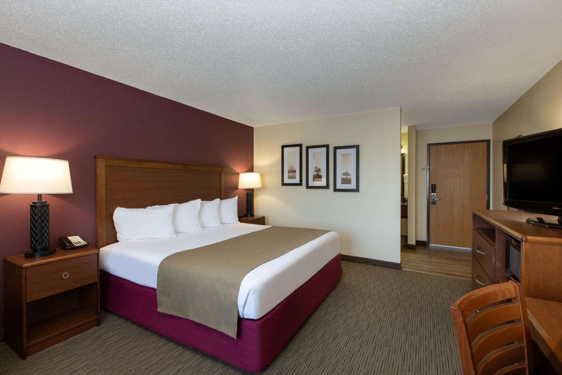 AmericInn by Wyndham Merrill photo 33