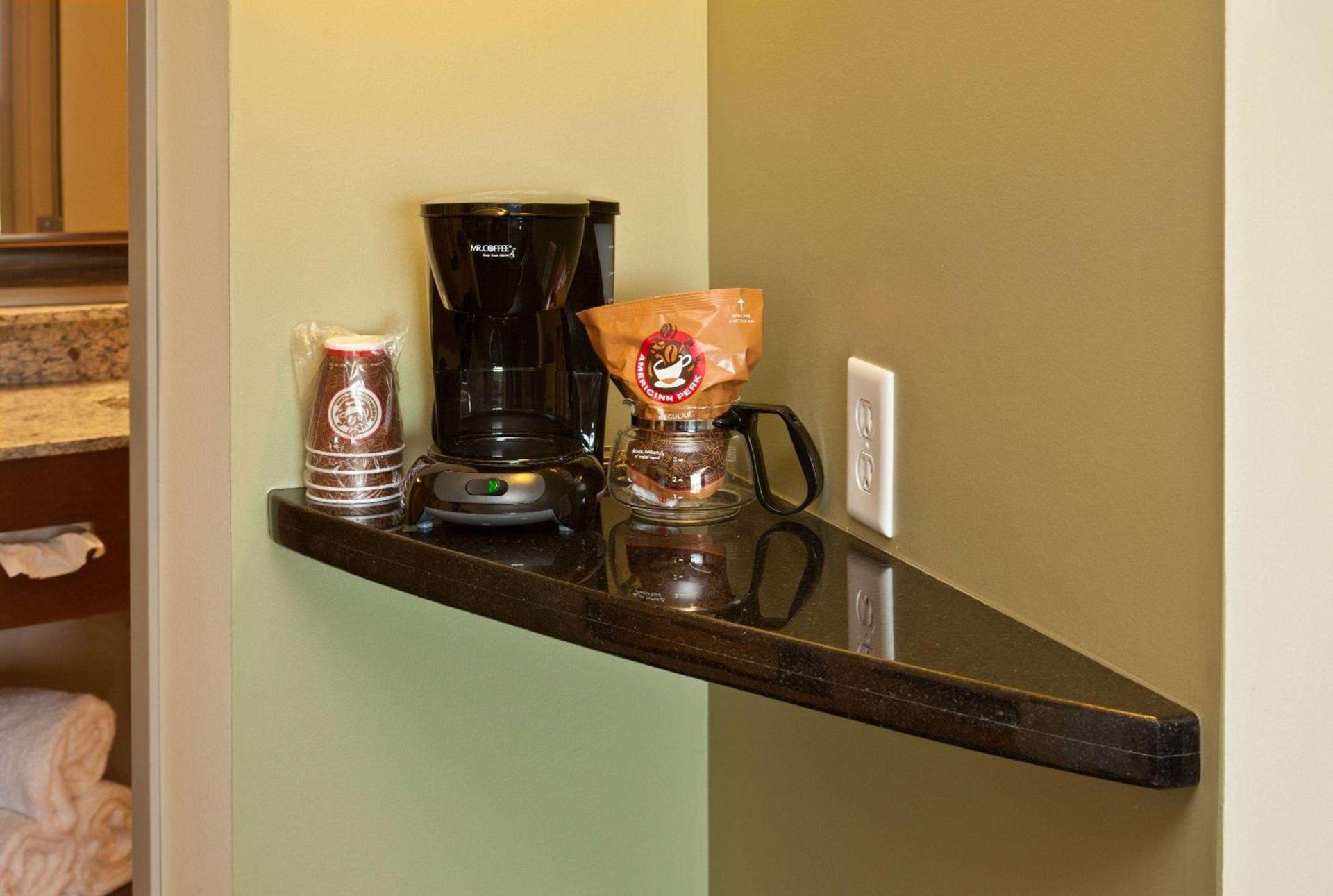 AmericInn by Wyndham Fairfield photo 60