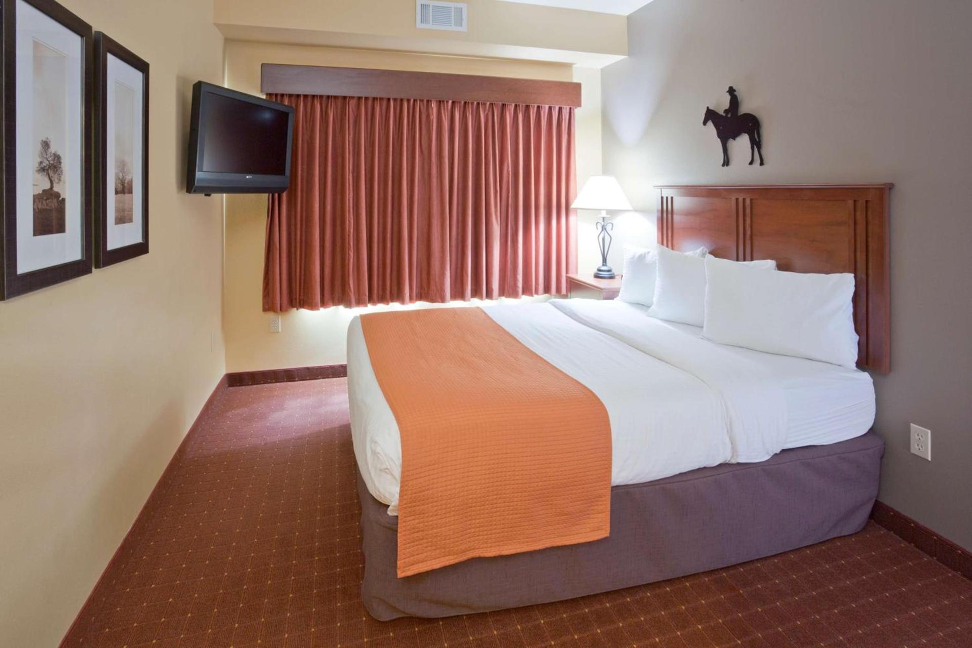 AmericInn by Wyndham Fargo Medical Center photo 91
