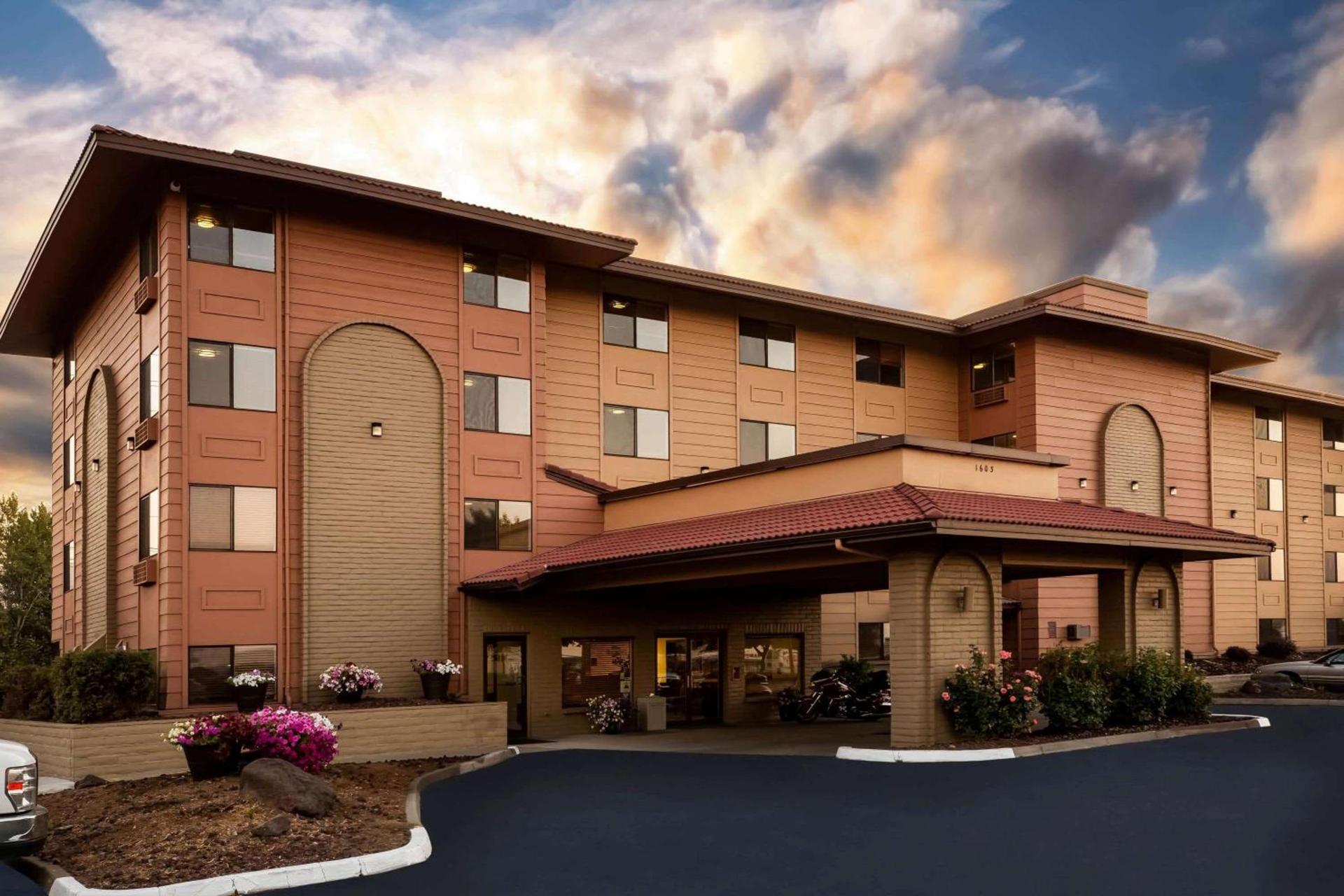 Baymont by Wyndham Yakima Riverfront photo 55