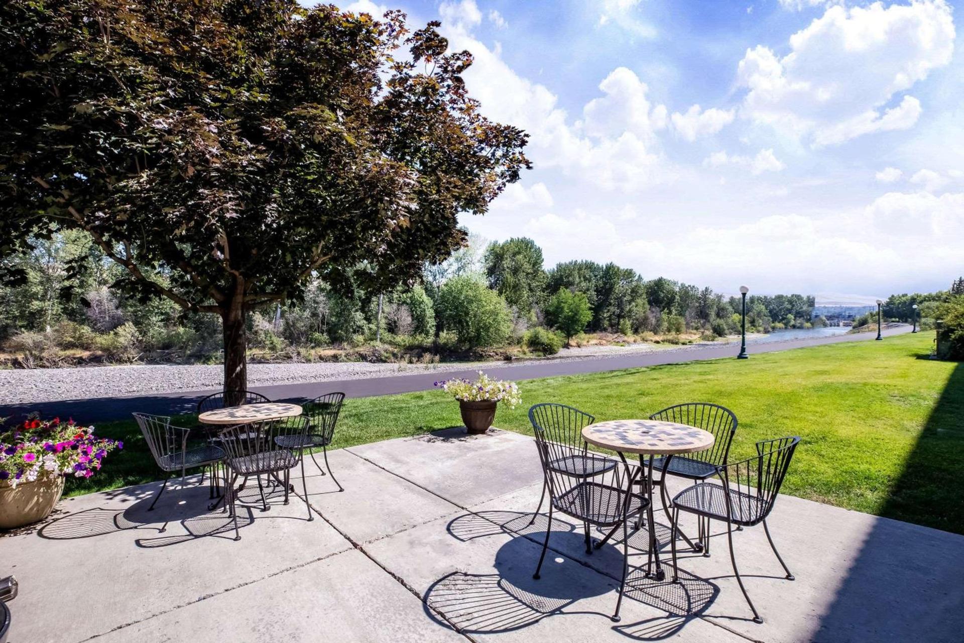 Baymont by Wyndham Yakima Riverfront photo 47