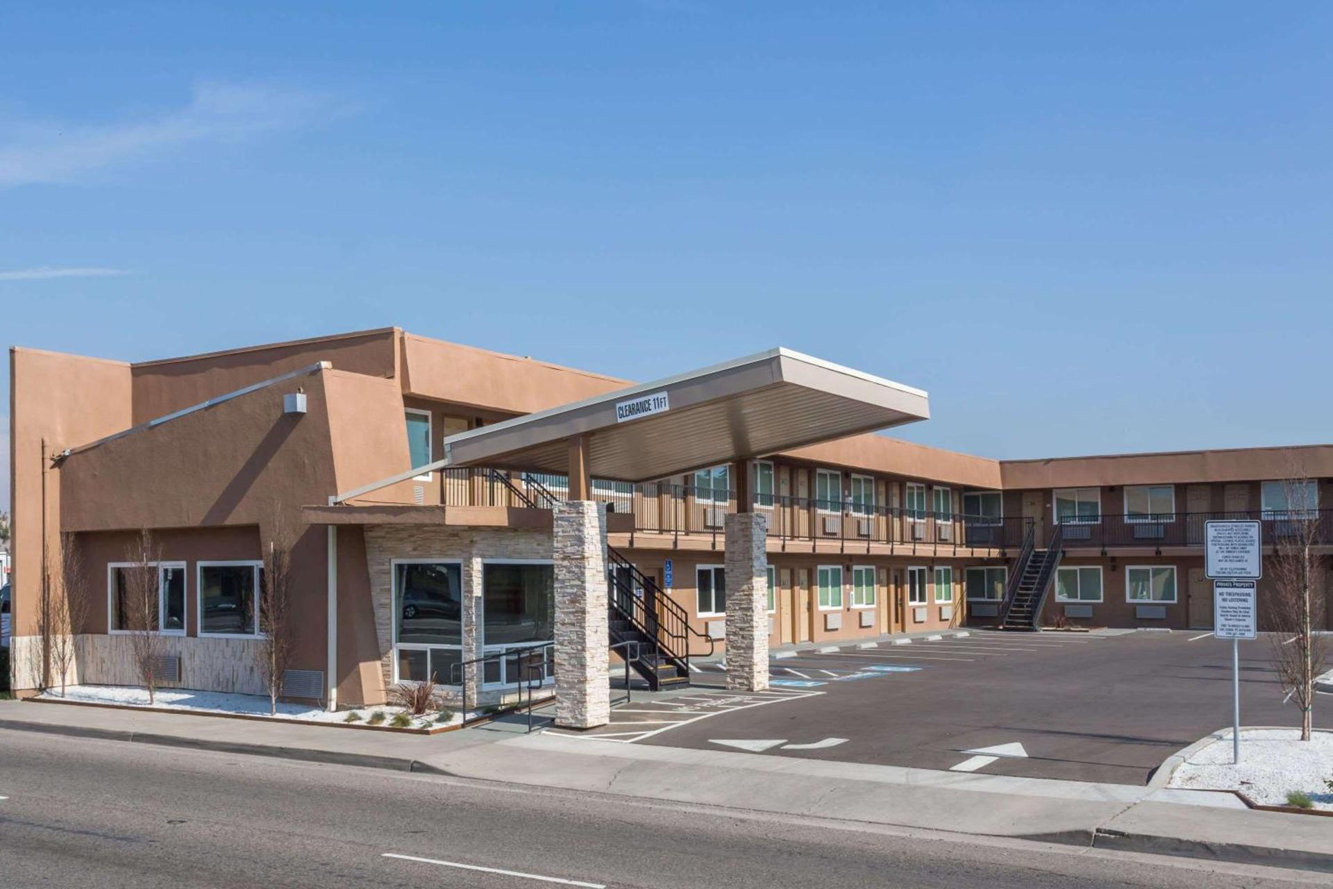 Days Inn by Wyndham Yosemite Area photo 1