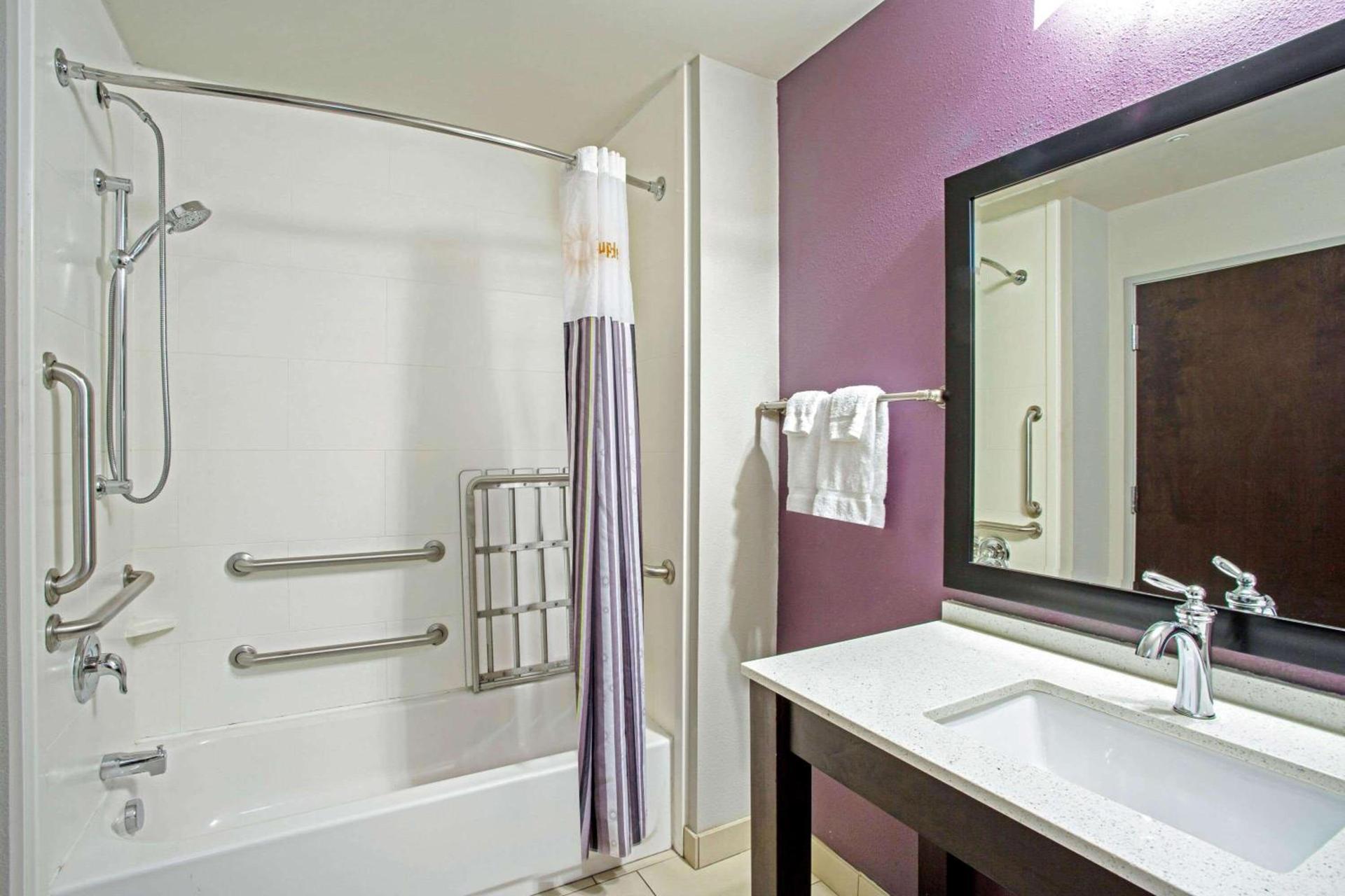 La Quinta by Wyndham York photo 13