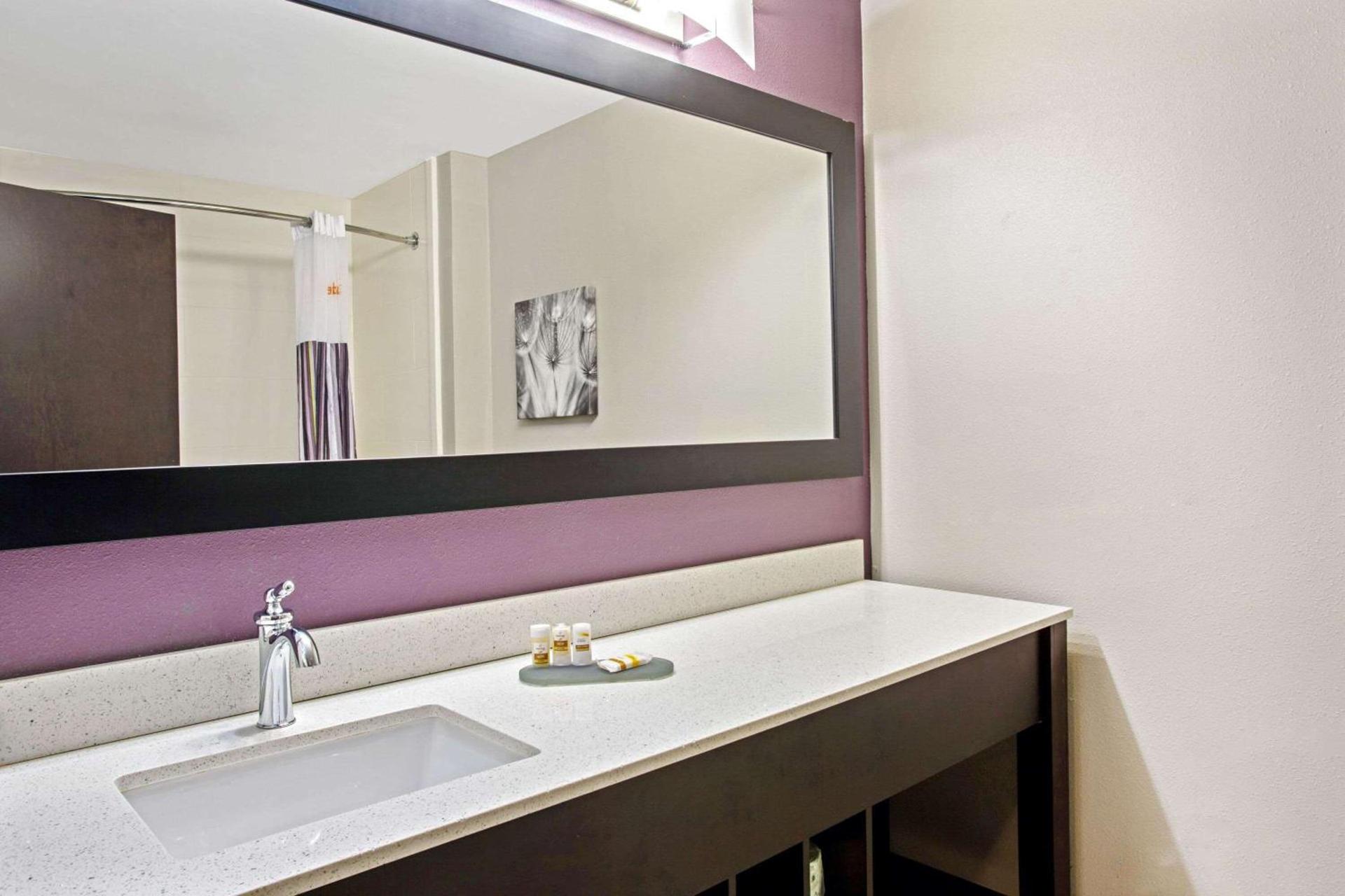 La Quinta by Wyndham York photo 20