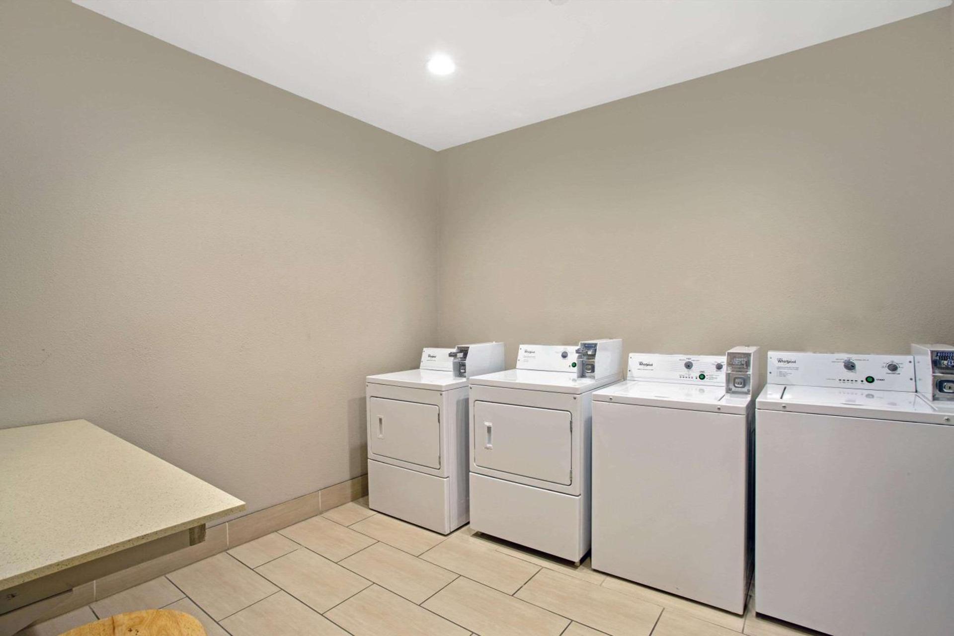 La Quinta by Wyndham York photo 35