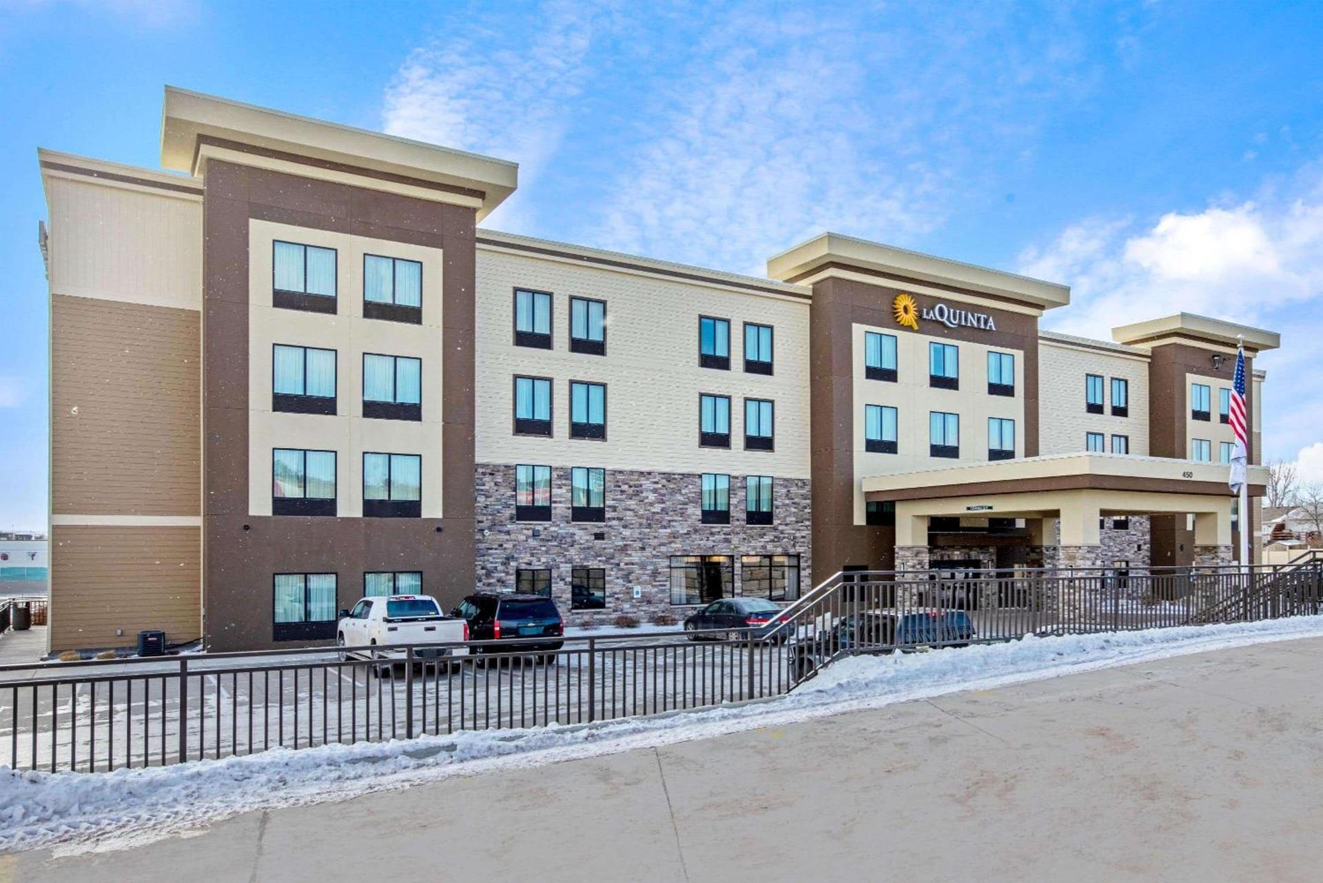 La Quinta by Wyndham Gillette photo 2