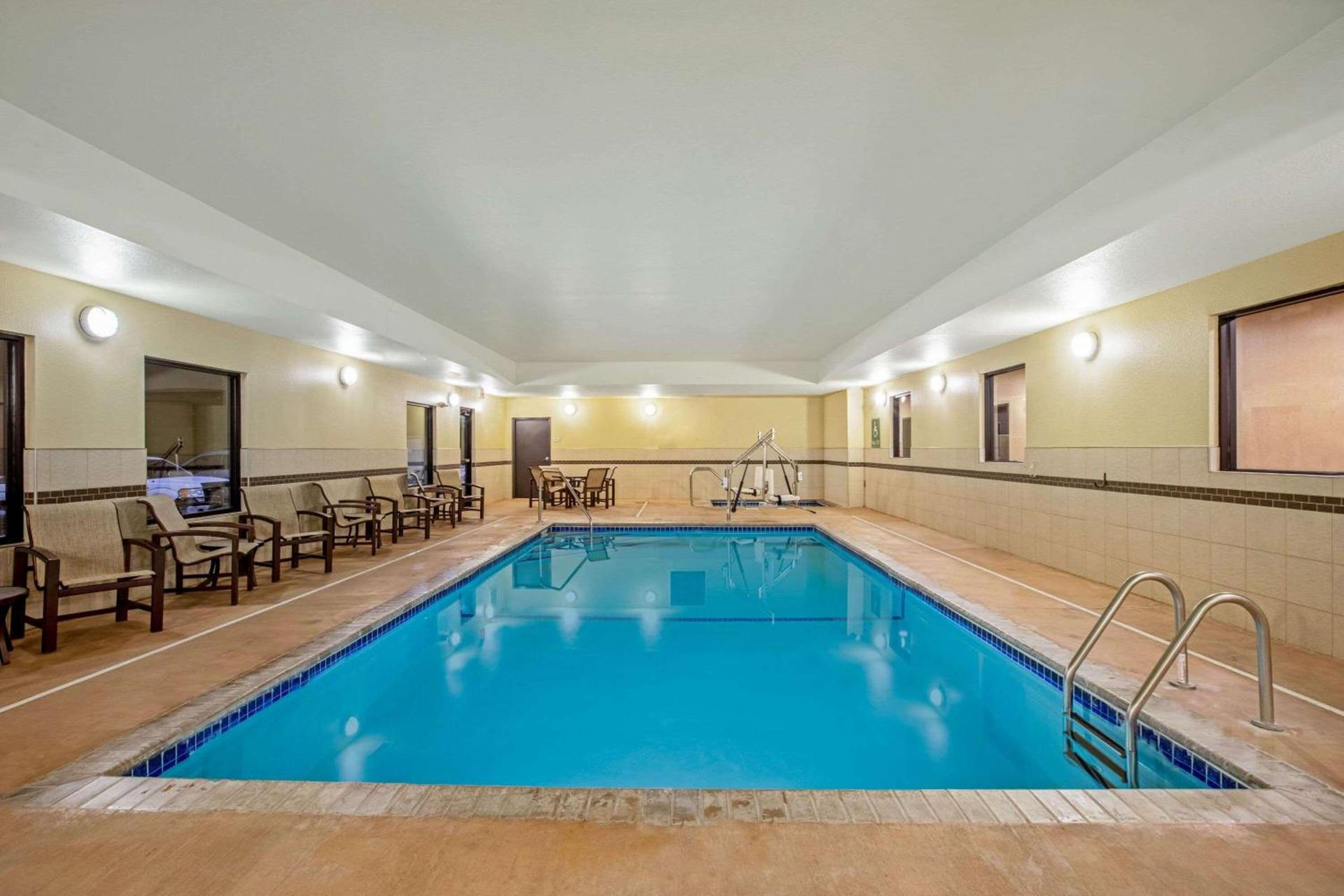 La Quinta by Wyndham Gillette photo 9