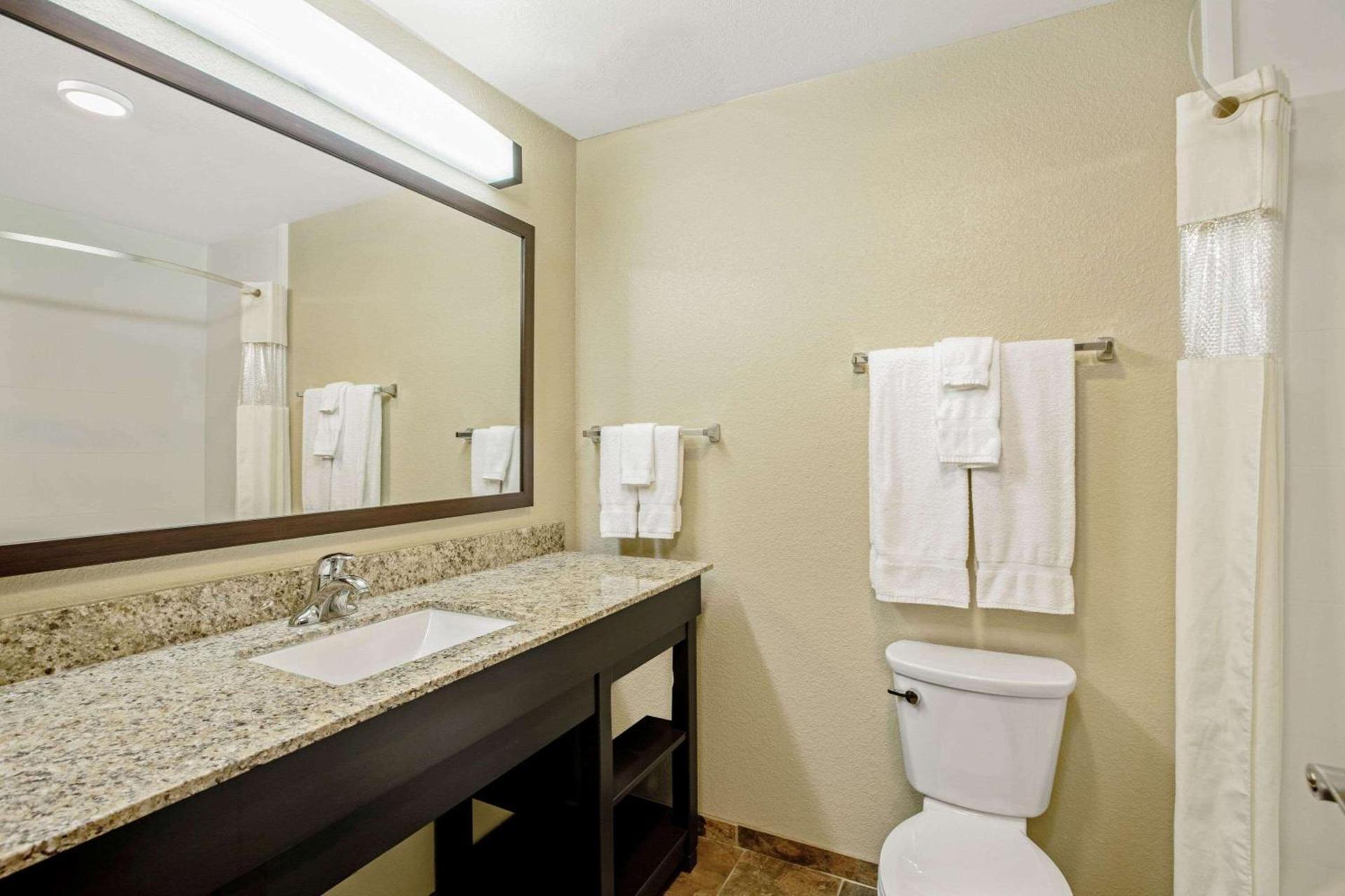 La Quinta by Wyndham Gillette photo 15