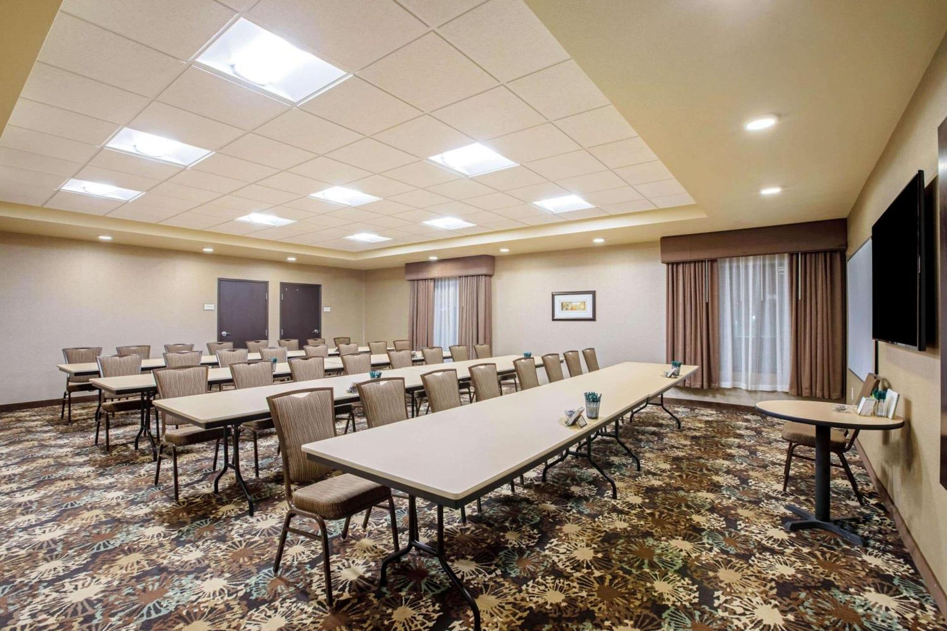 La Quinta by Wyndham Gillette photo 19