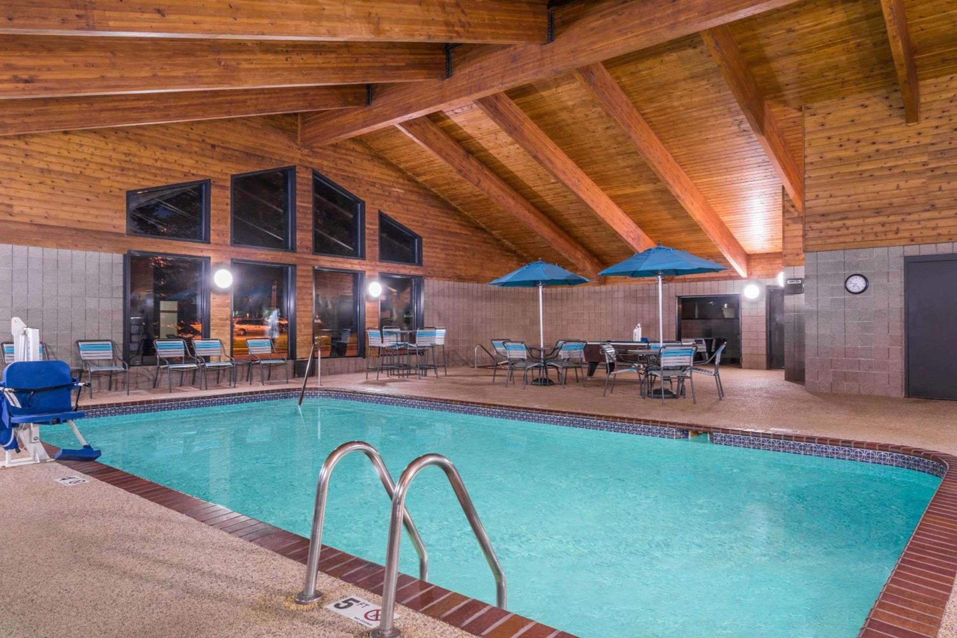 Baymont by Wyndham Owatonna photo 12