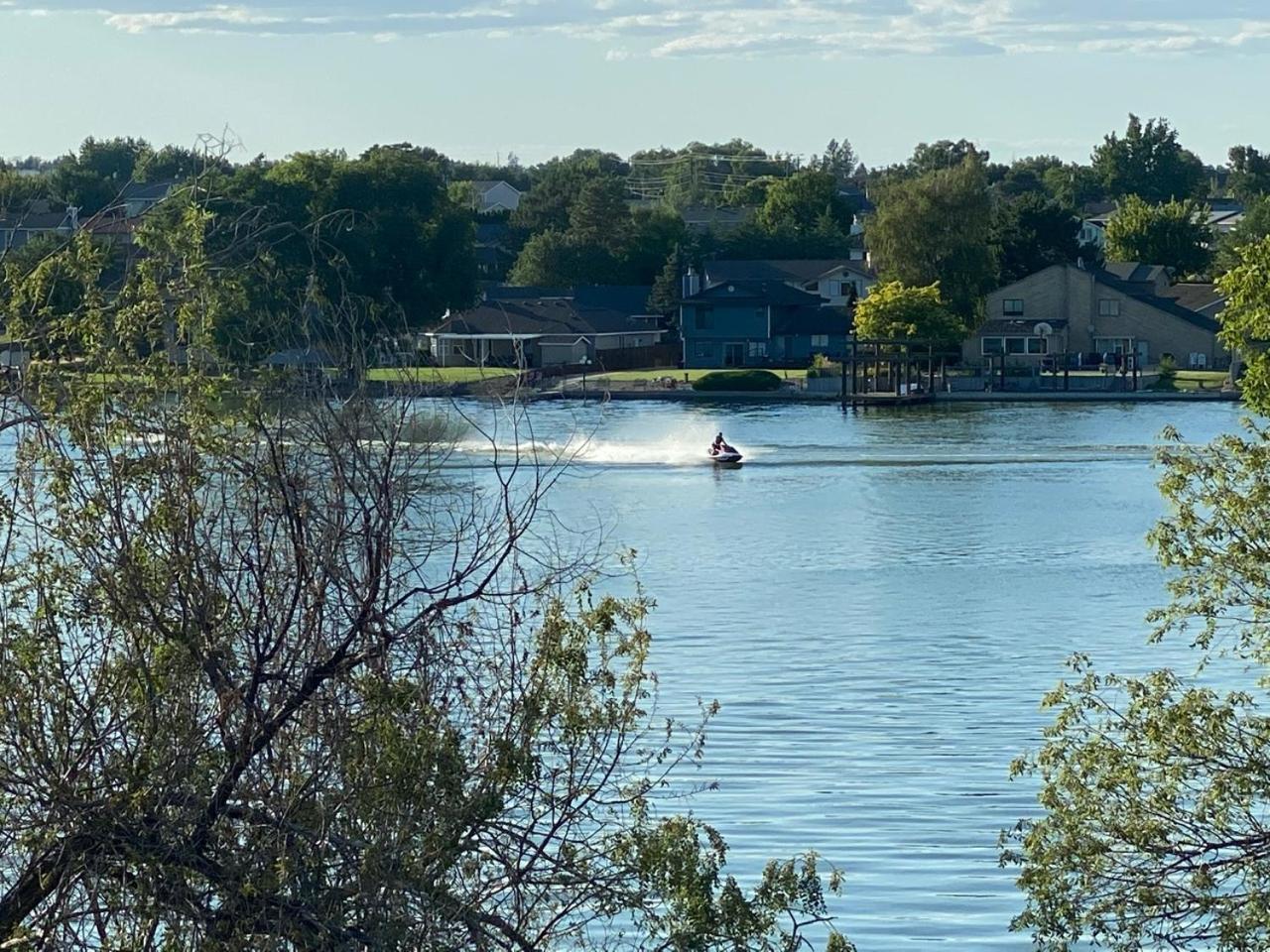 Lakeside Motel photo 15