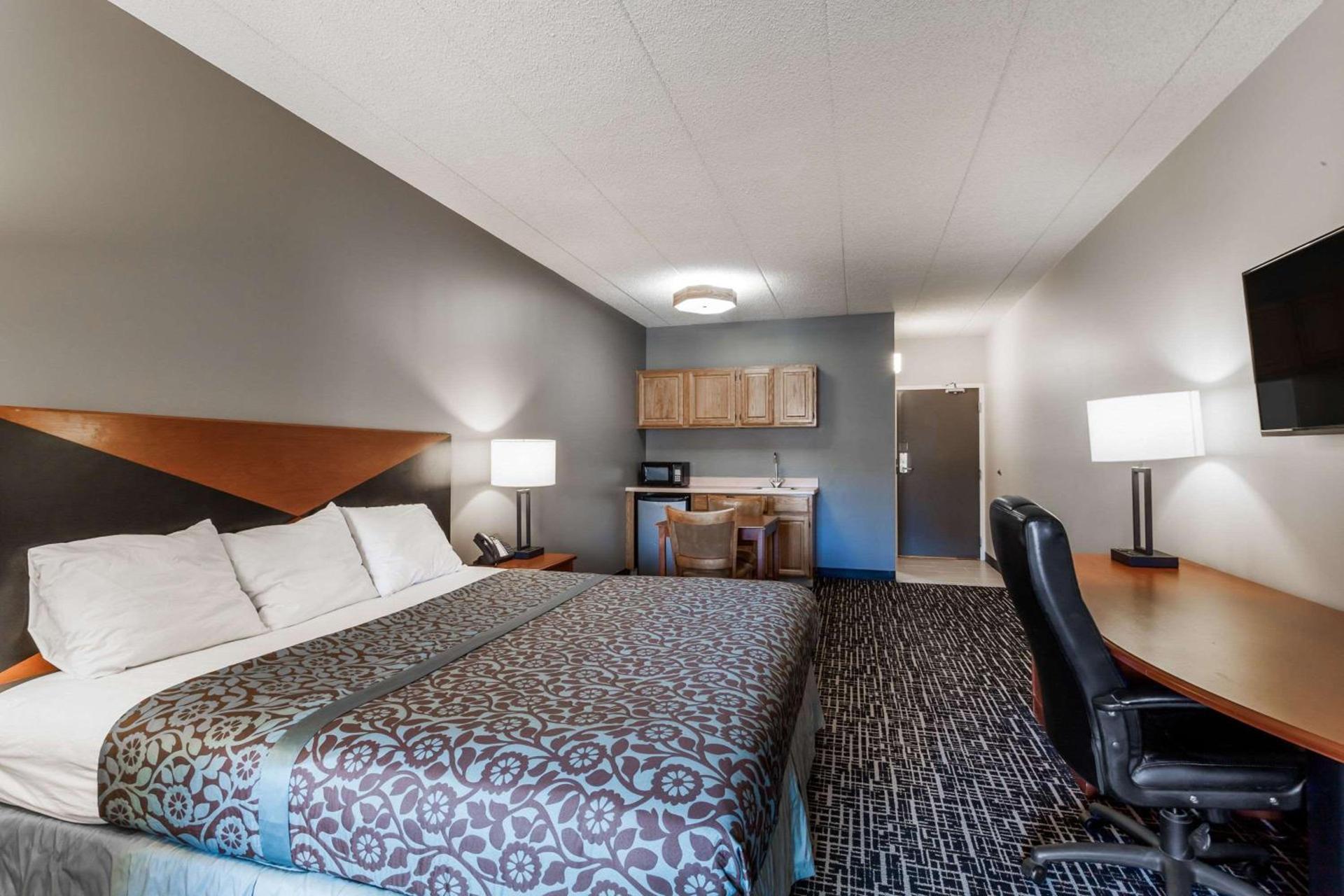 Days Inn & Suites by Wyndham Lancaster Amish Country photo 9