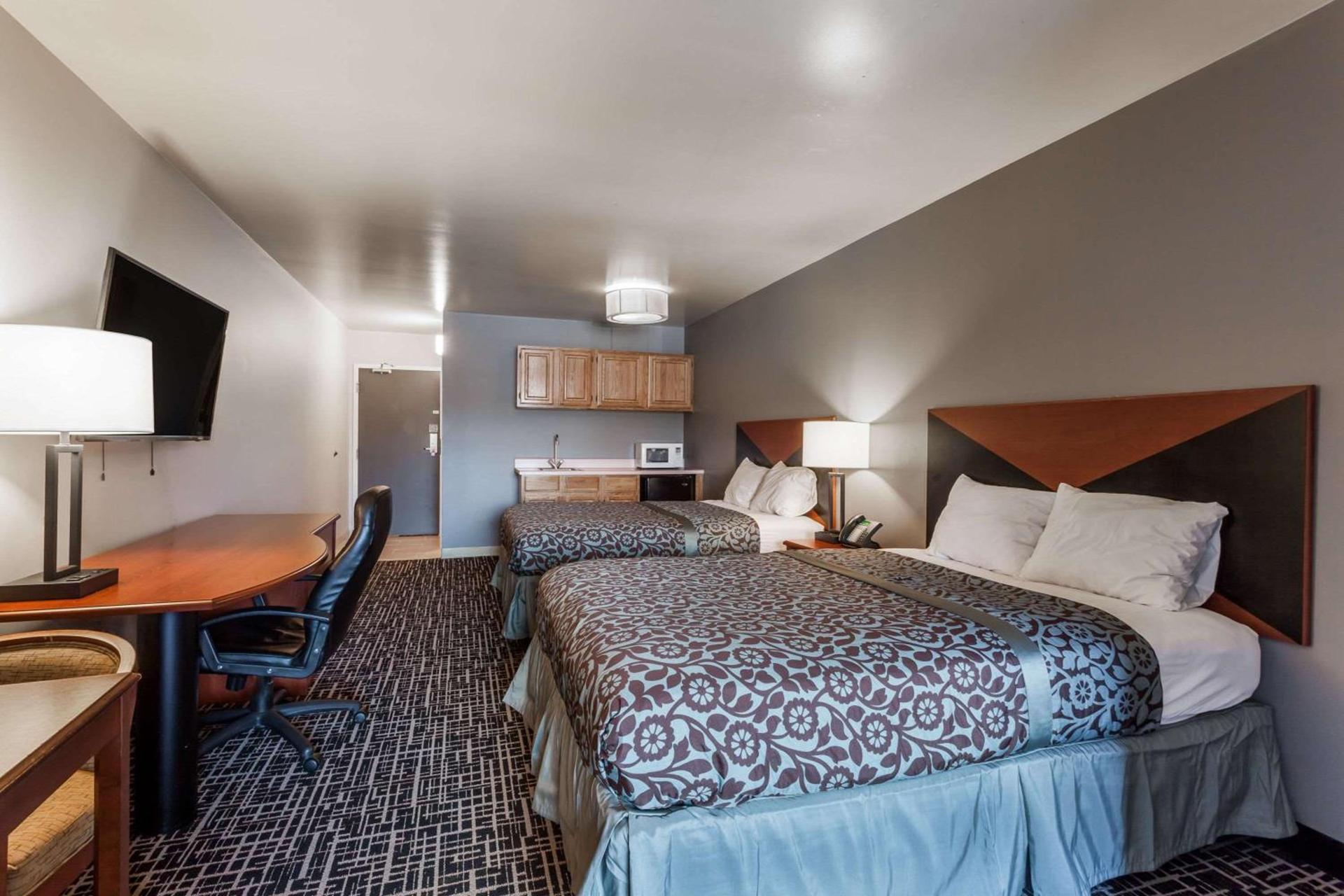 Days Inn & Suites by Wyndham Lancaster Amish Country photo 11