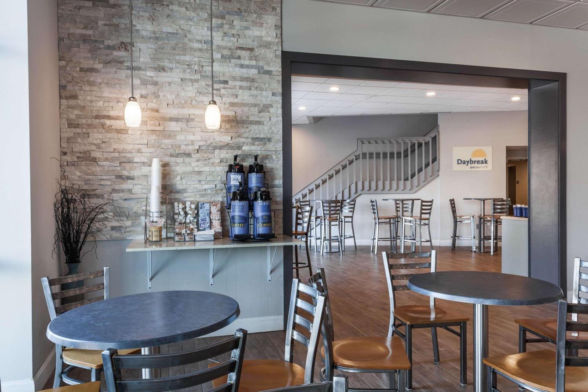 Days Inn & Suites by Wyndham Lancaster Amish Country photo 15