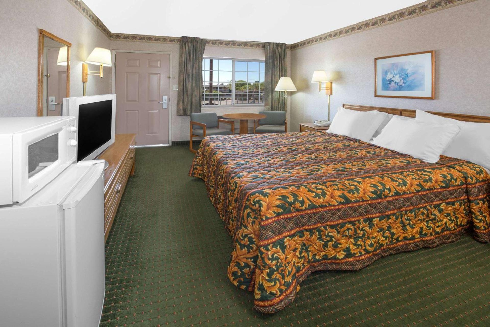 Days Inn by Wyndham Oroville photo 20