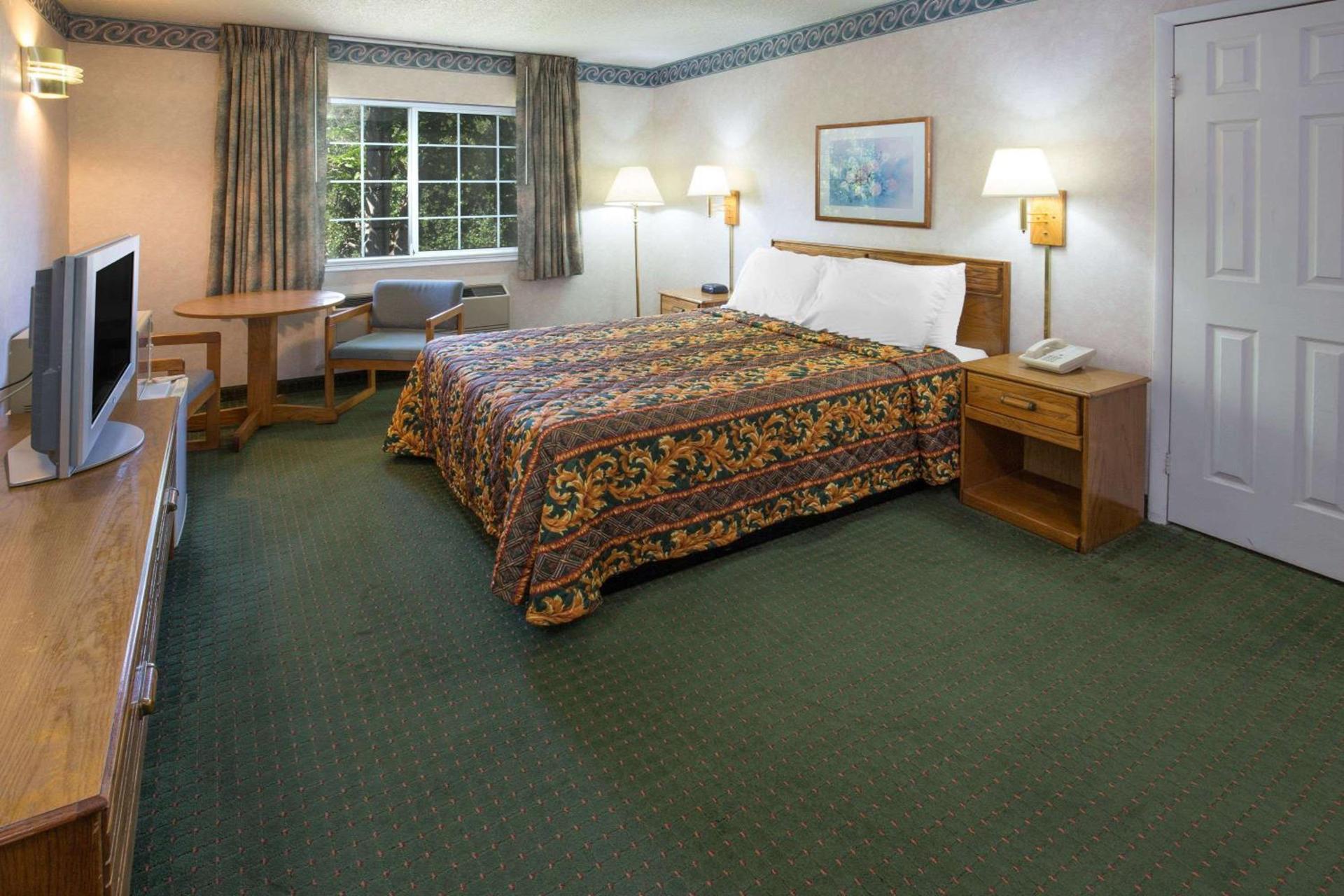 Days Inn by Wyndham Oroville photo 24