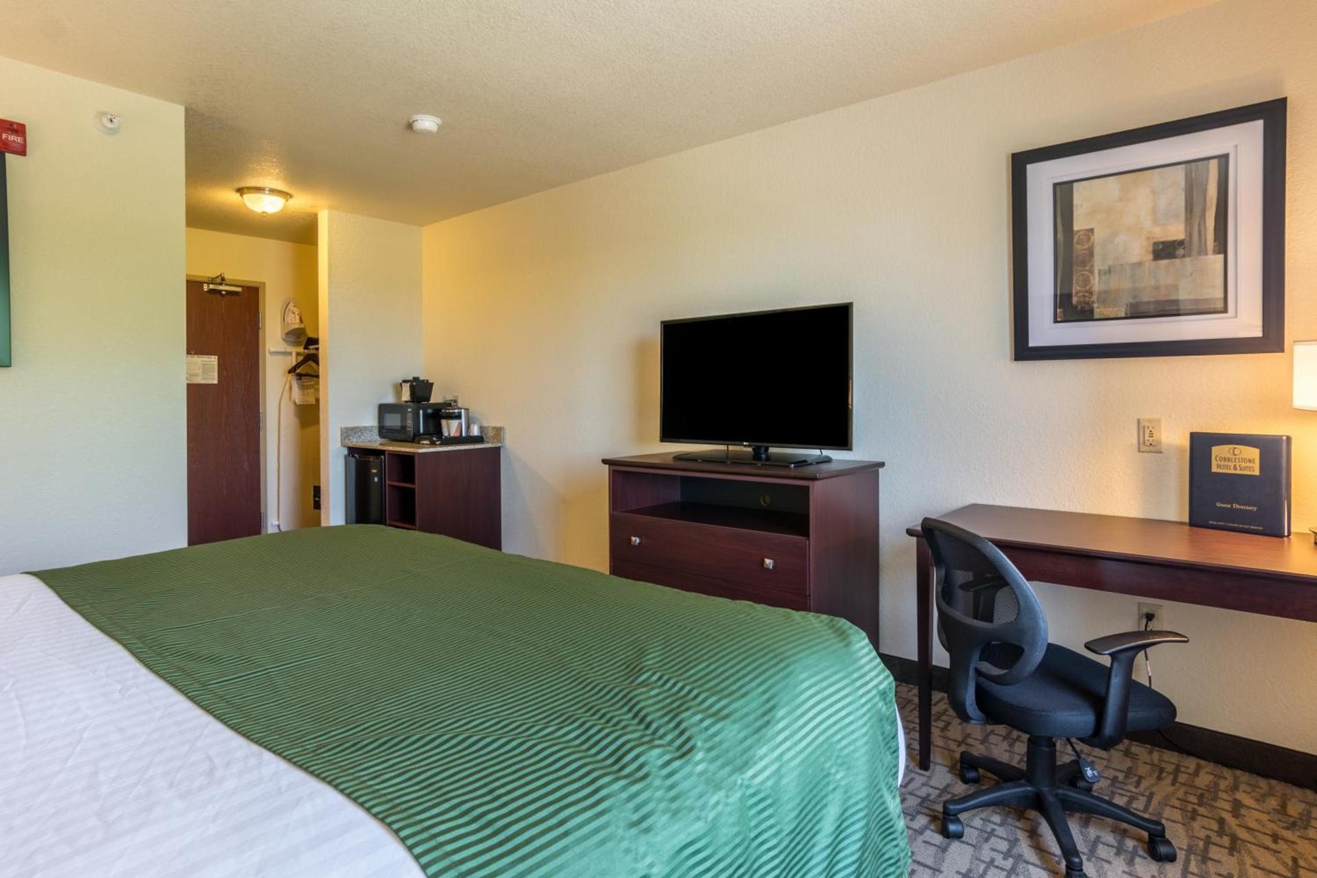 Cobblestone Hotel & Suites - Erie photo 15