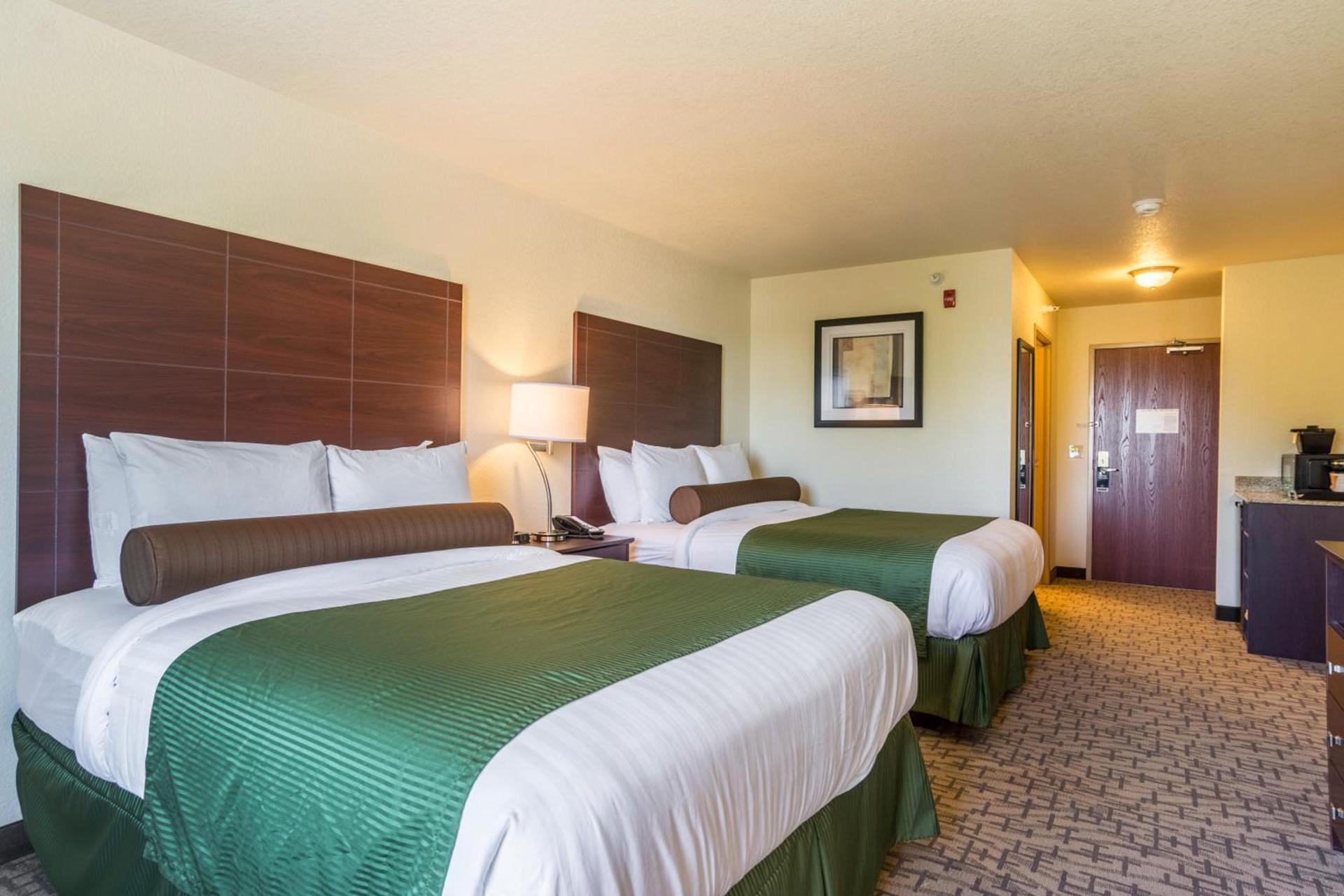 Cobblestone Hotel & Suites - Erie photo 11