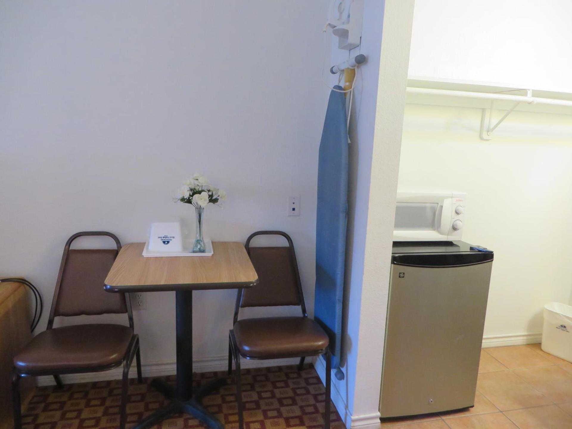 Americas Best Value Inn Weatherford photo 13