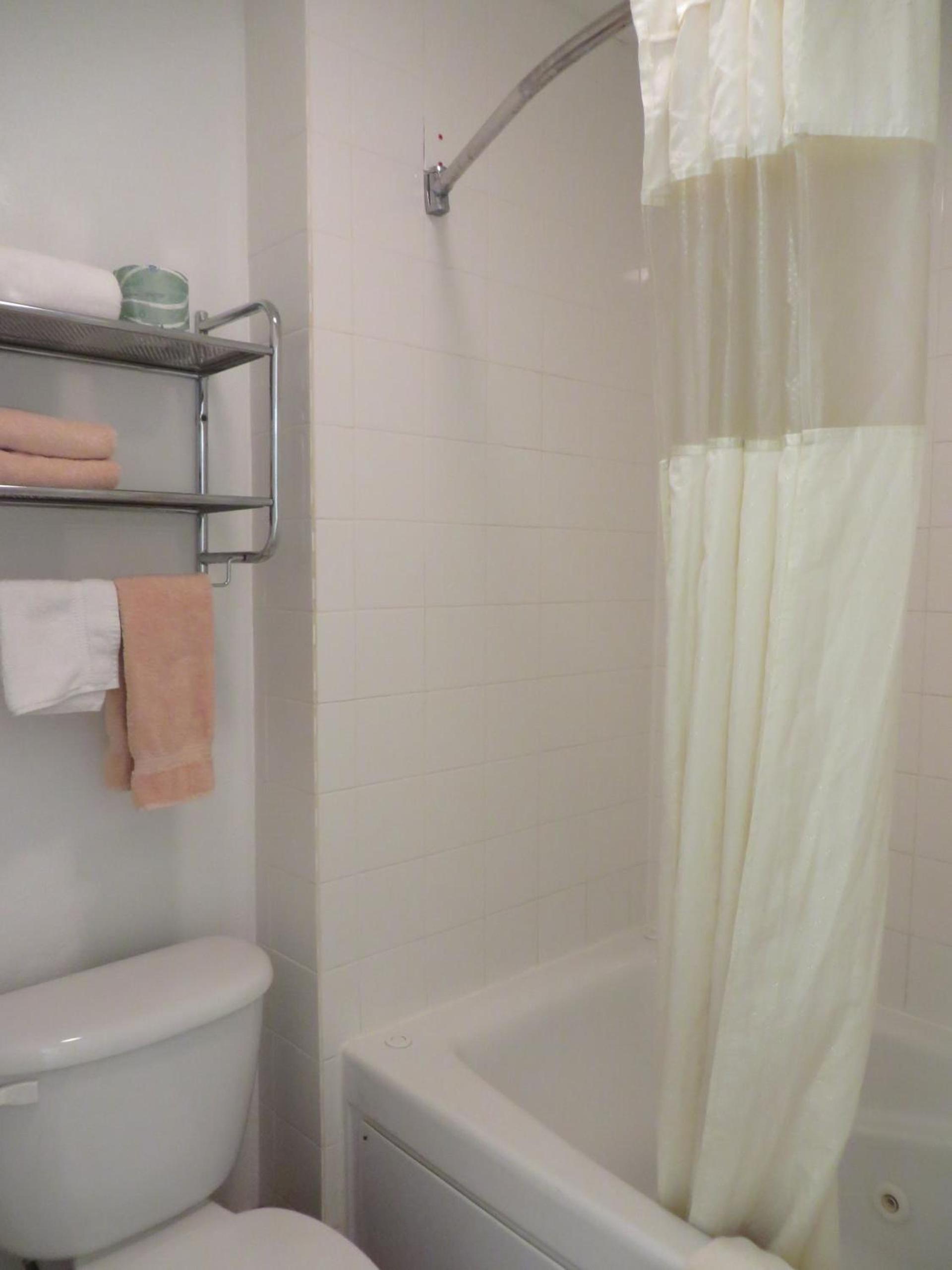 Americas Best Value Inn Weatherford photo 14