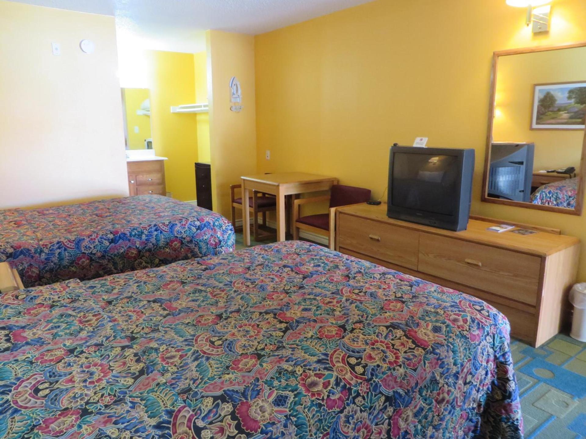 Americas Best Value Inn Weatherford photo 12