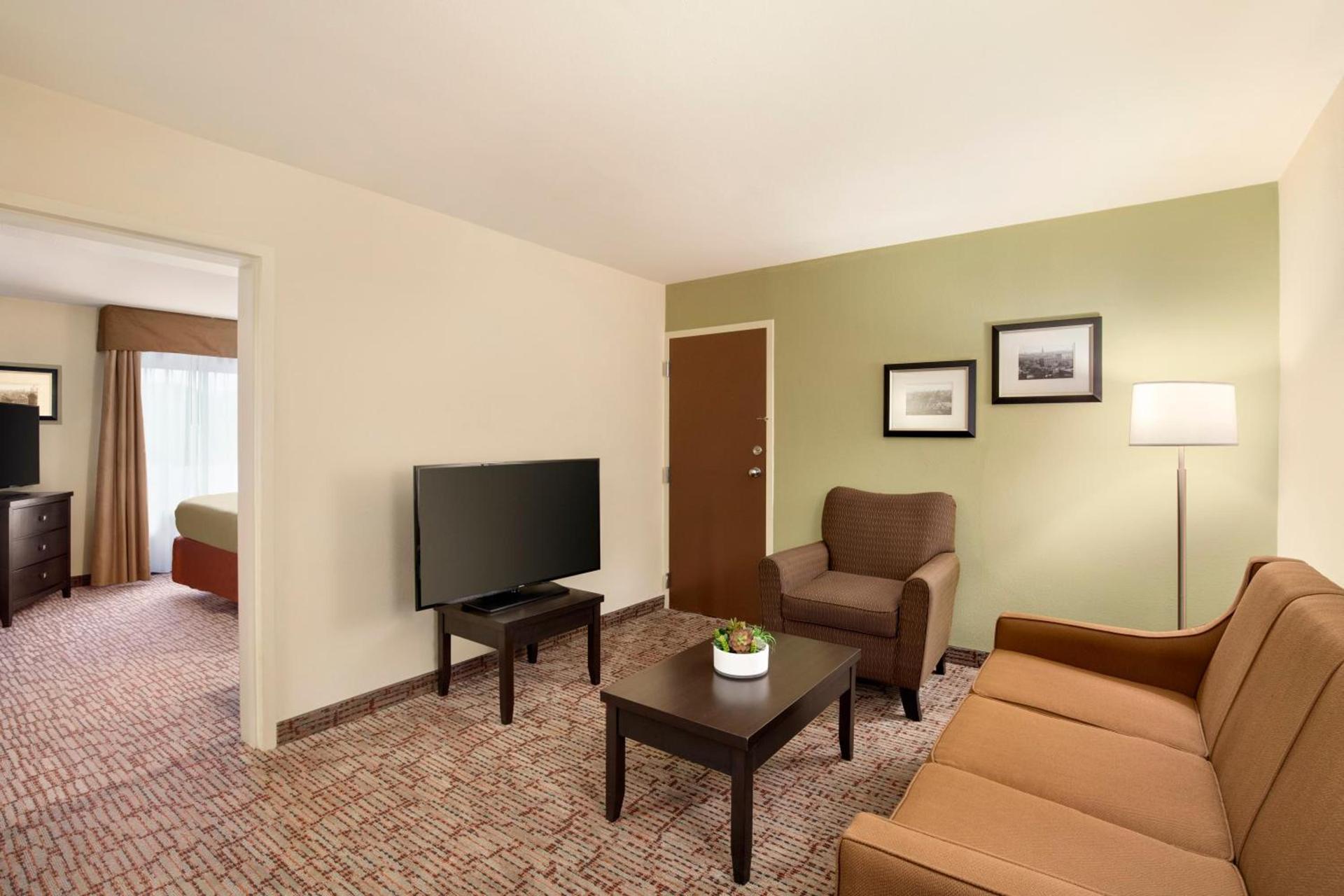 Garner Hotel Augusta West by IHG photo 29