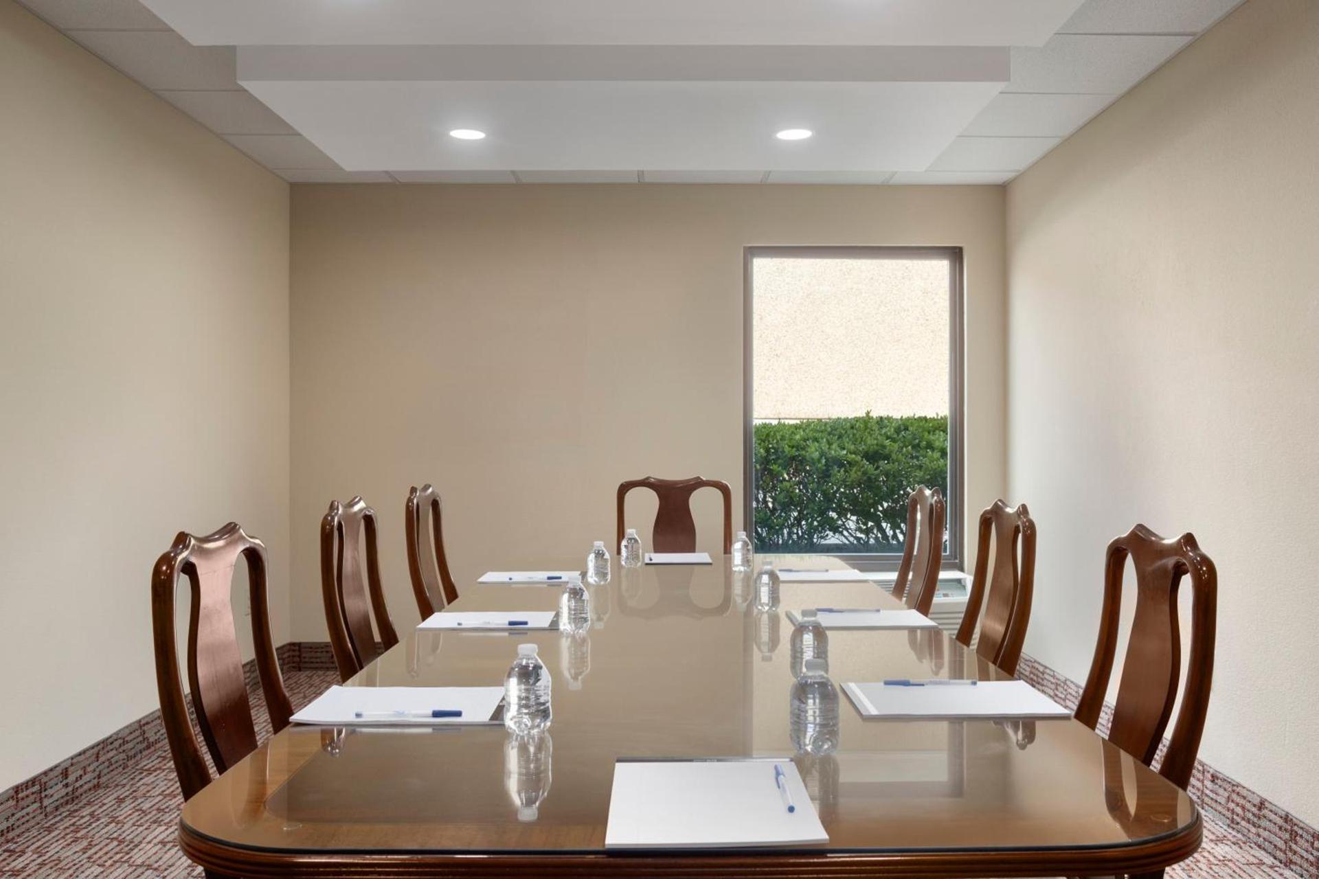 Garner Hotel Augusta West by IHG photo 27