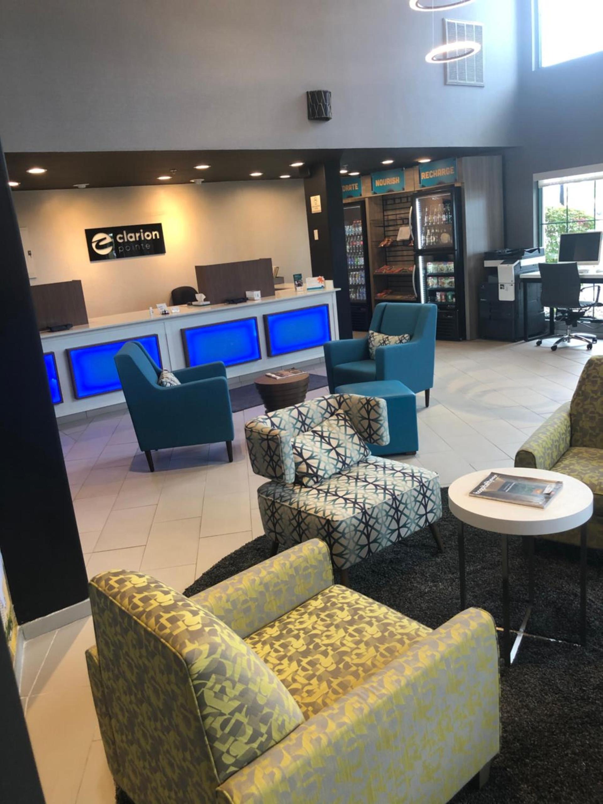 Clarion Pointe Indianapolis Airport photo 5