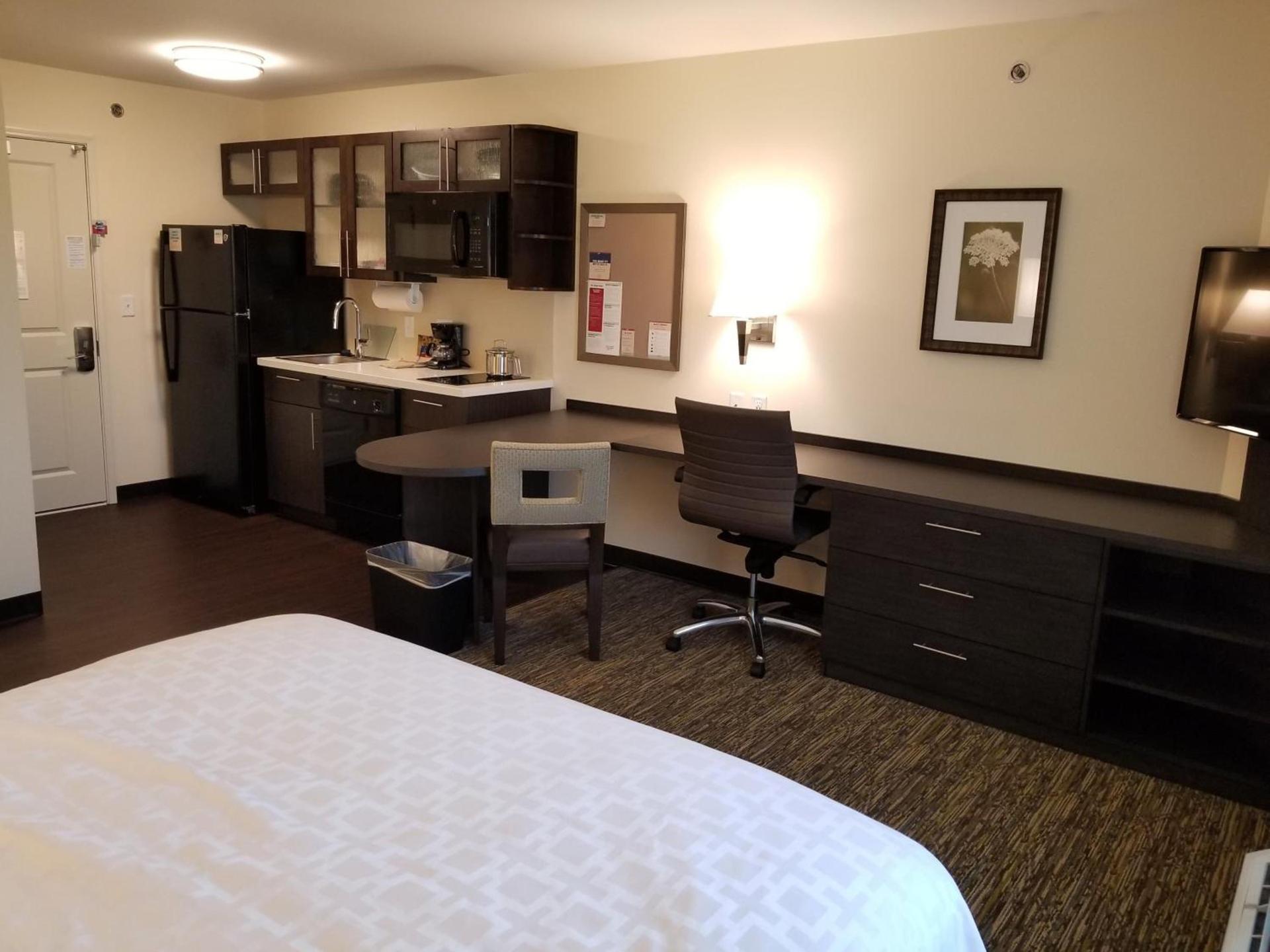 Candlewood Suites - Davenport by IHG photo 18