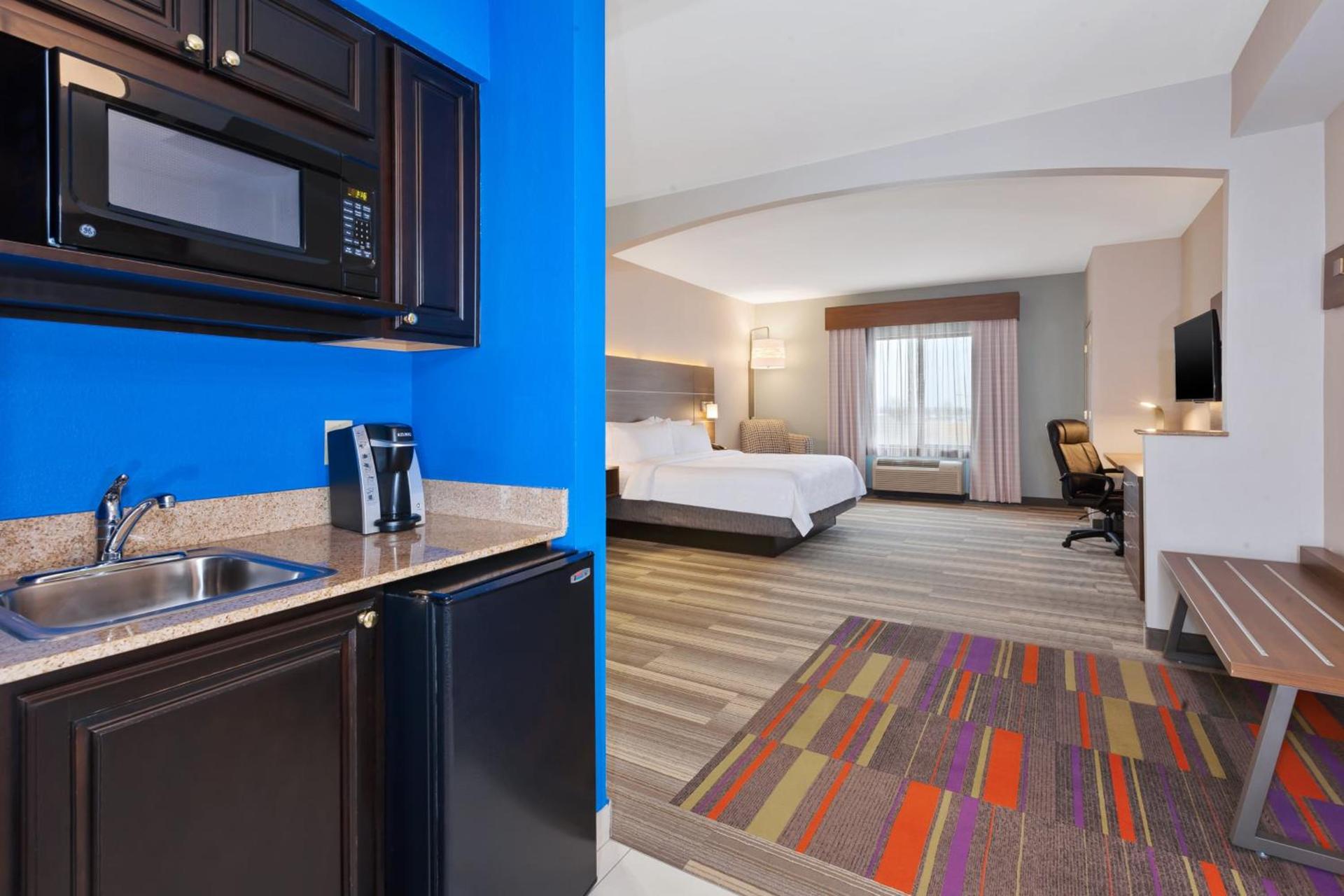 Holiday Inn Express Hotel & Suites Warminster-Horsham by IHG photo 38