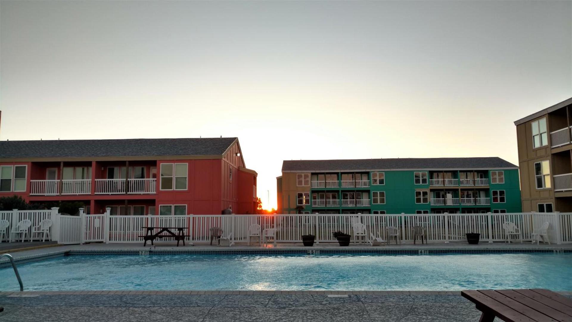 Executive Keys Condominiums on the Beach photo 5