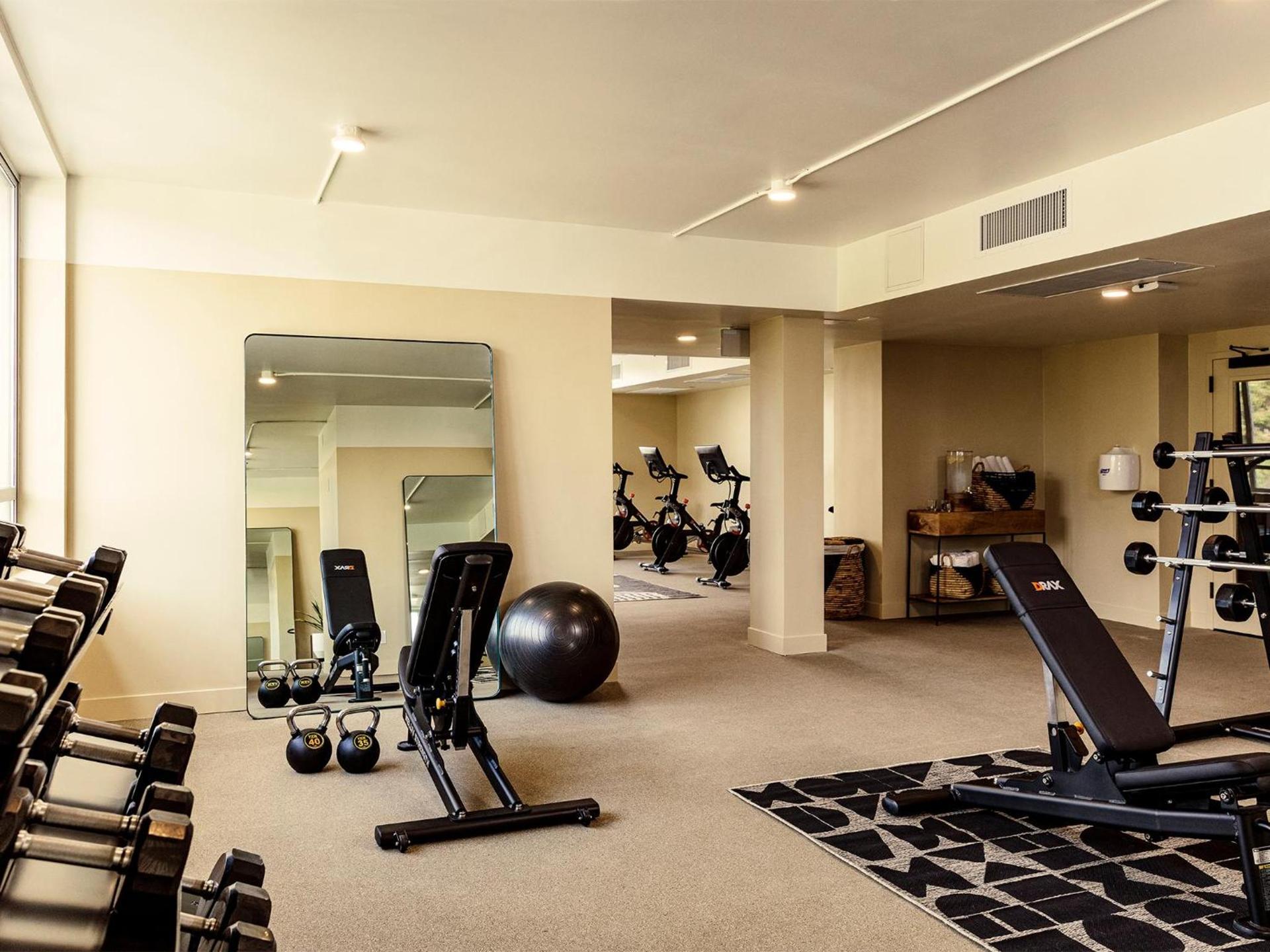 Hotel June West LA, a Member of Design Hotels photo 40