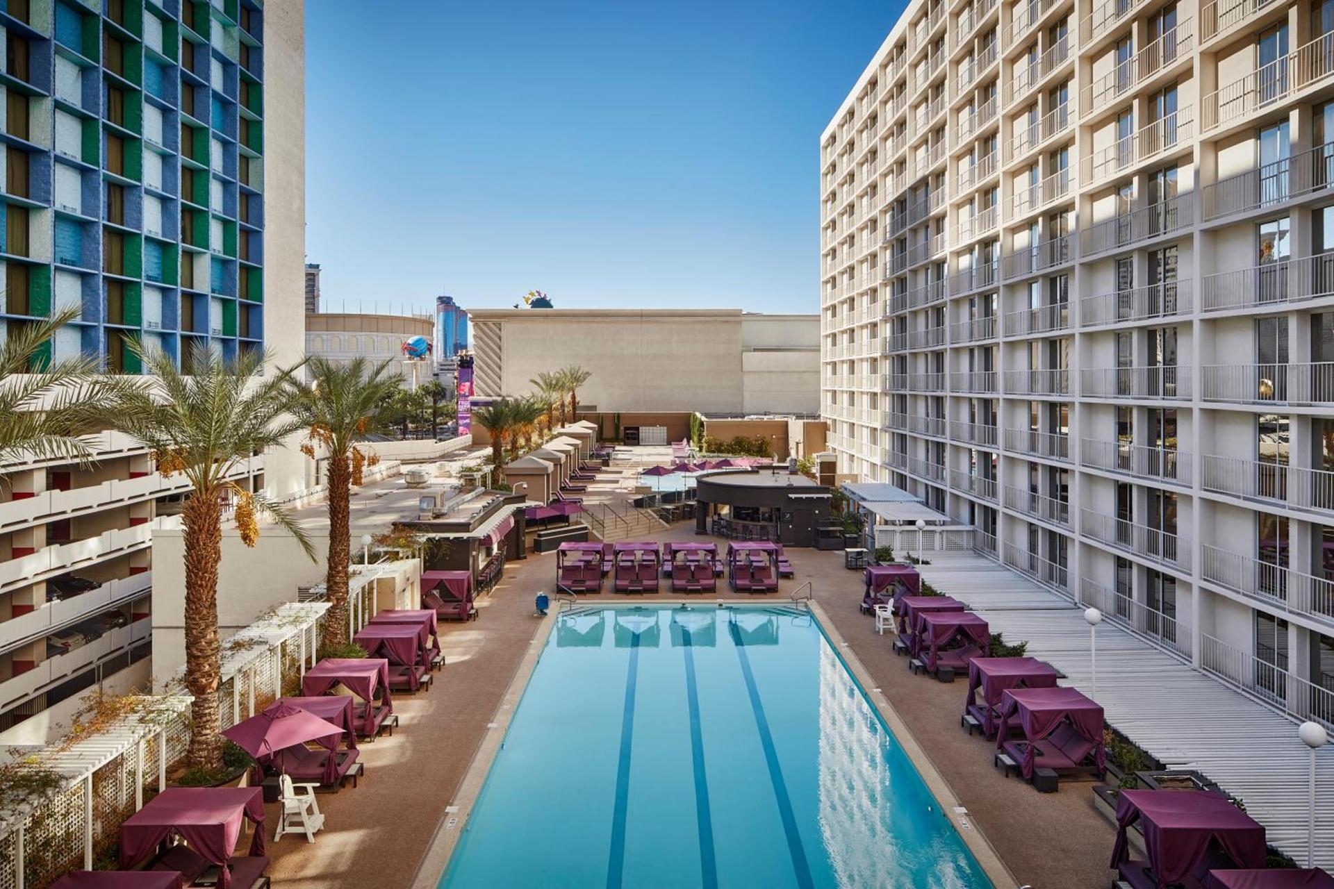 Harrah's Las Vegas, A Caesars Destination photo 2