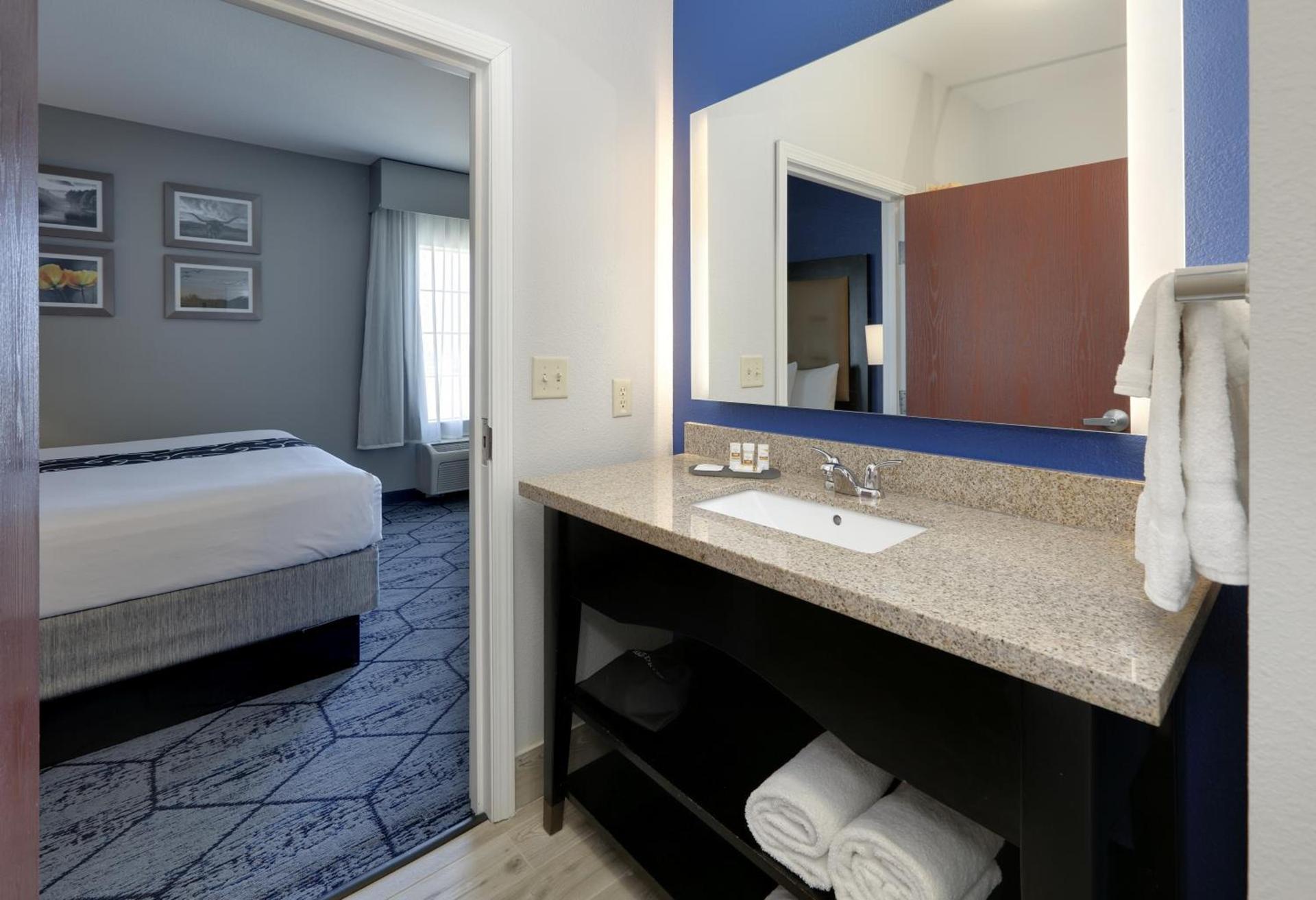 La Quinta by Wyndham Denton - University Drive photo 32