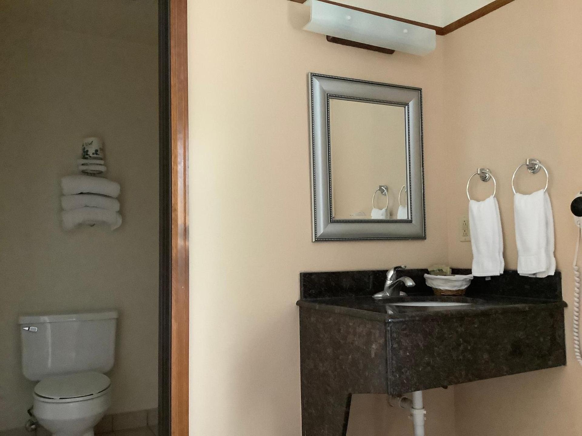Luxury Inn & Suites photo 49