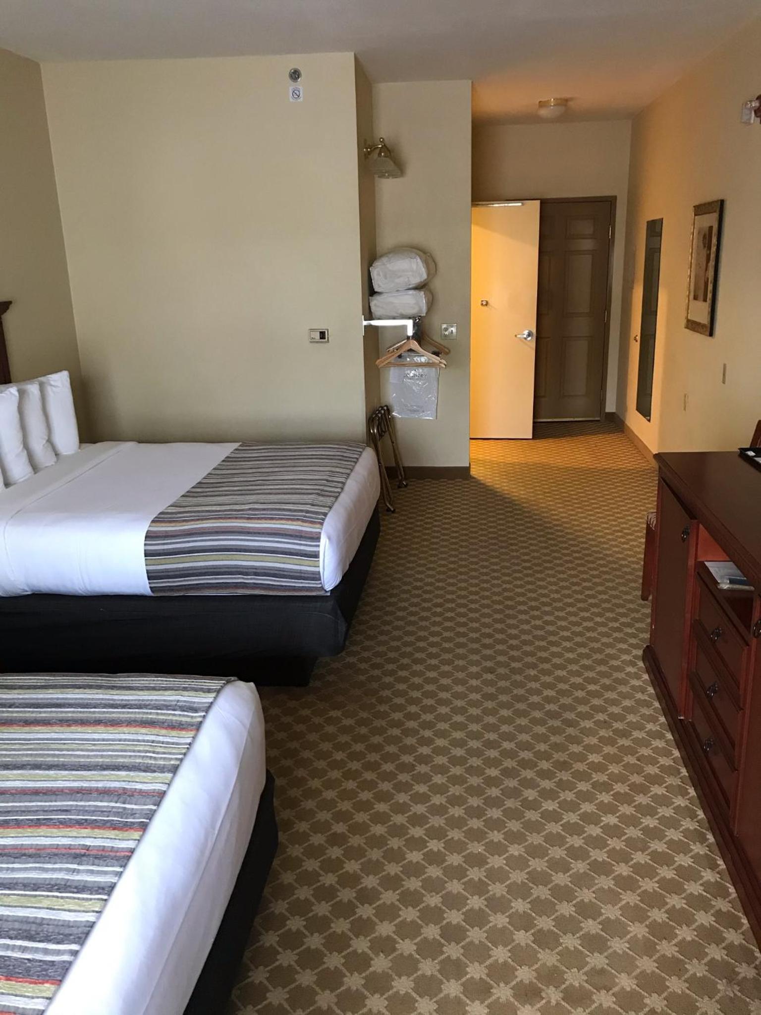 Country Inn & Suites by Radisson, Freeport, IL photo 55