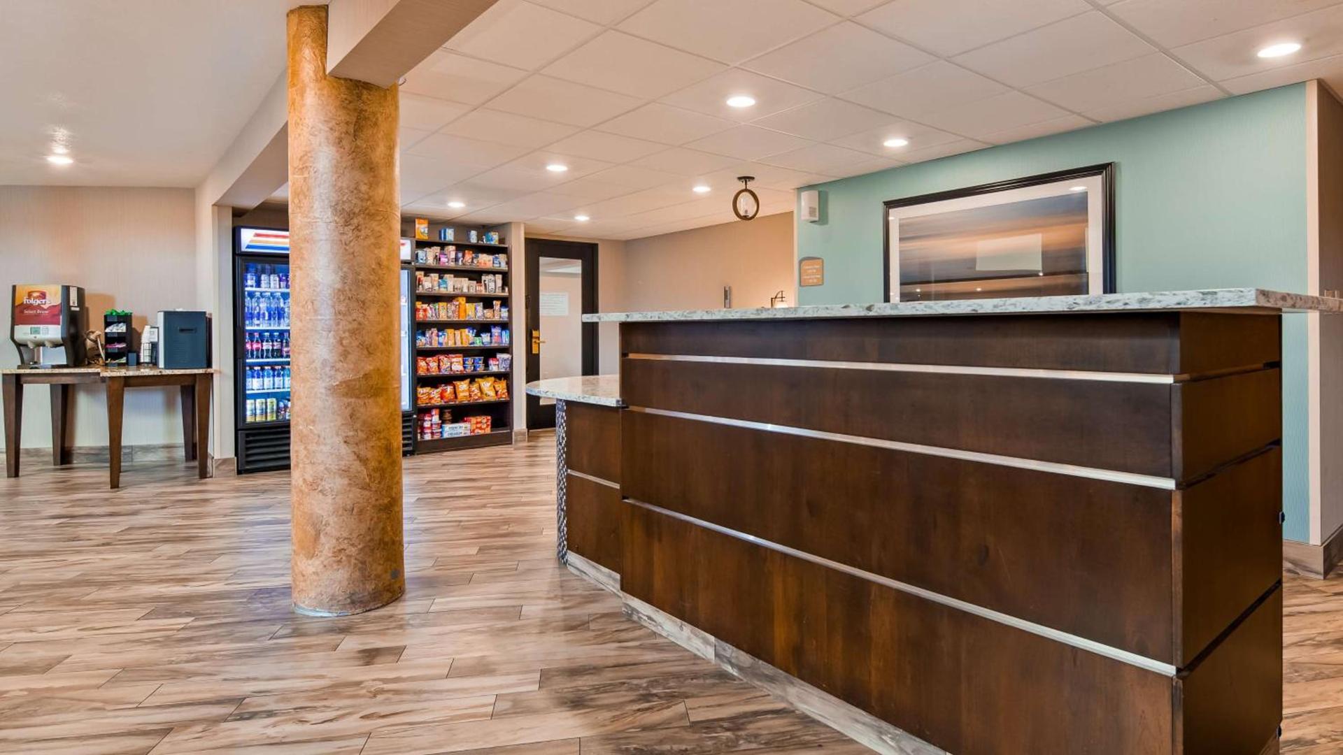 Best Western Plus Landmark Inn photo 13