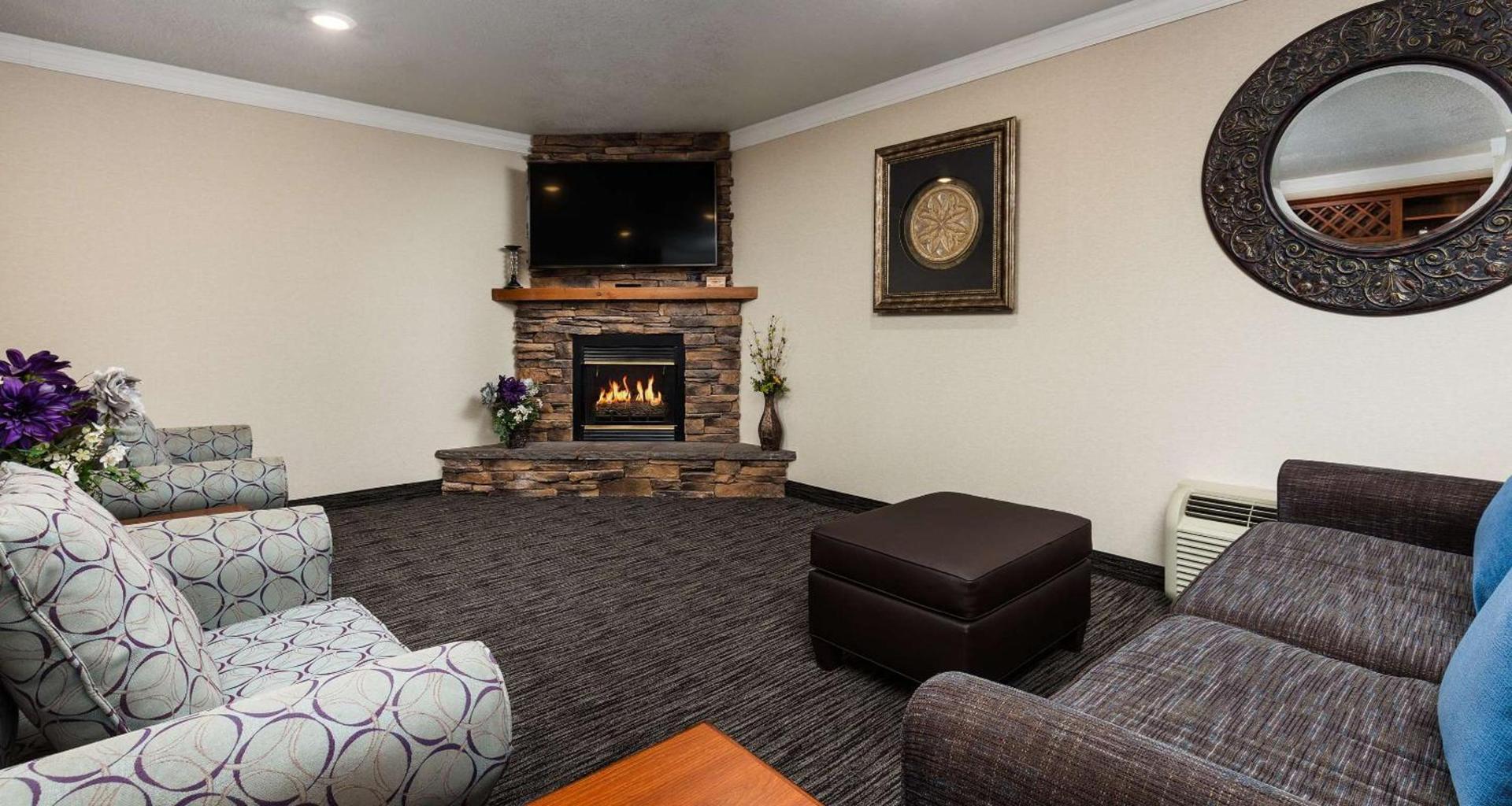 Best Western Plus Landmark Inn photo 32
