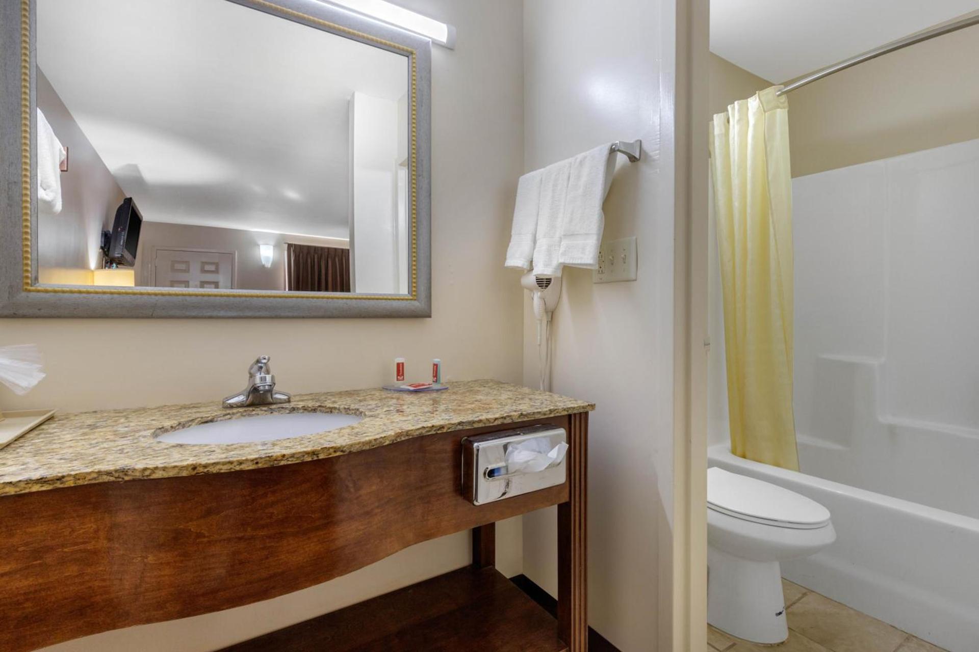 Econo Lodge Gaffney photo 17
