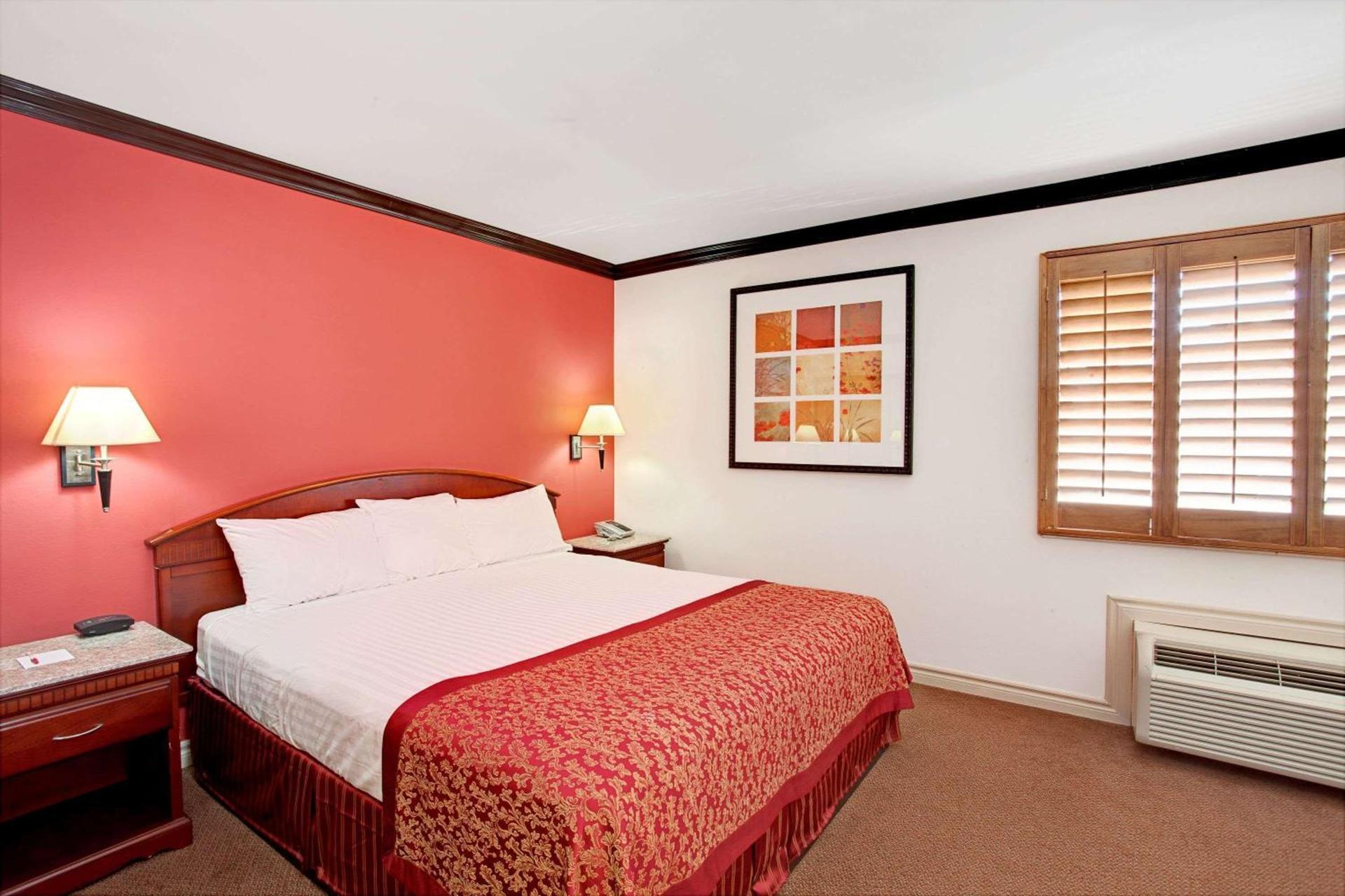 Ramada by Wyndham Pasadena photo 15