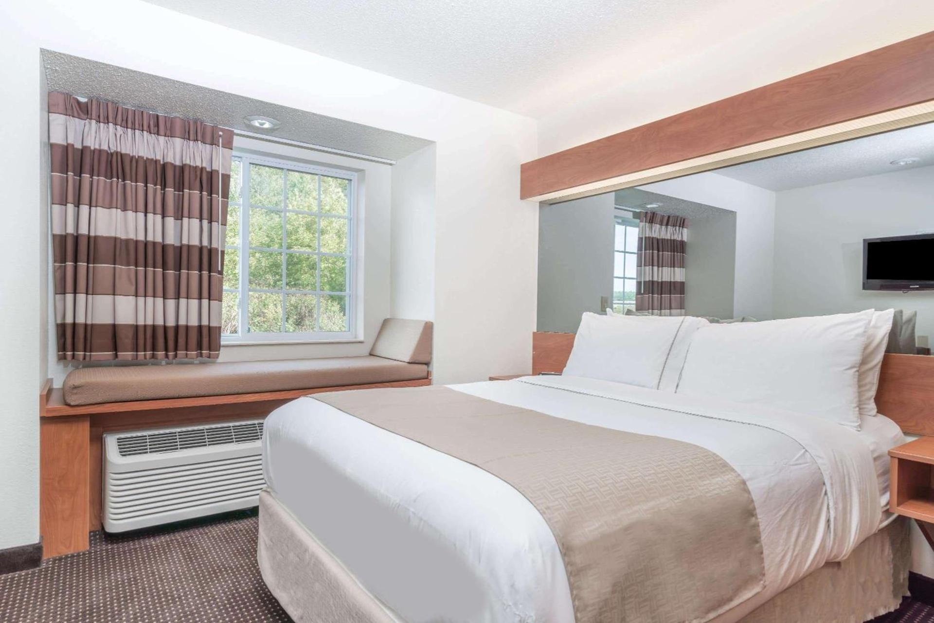 Microtel Inn & Suites by Wyndham Rice Lake photo 23