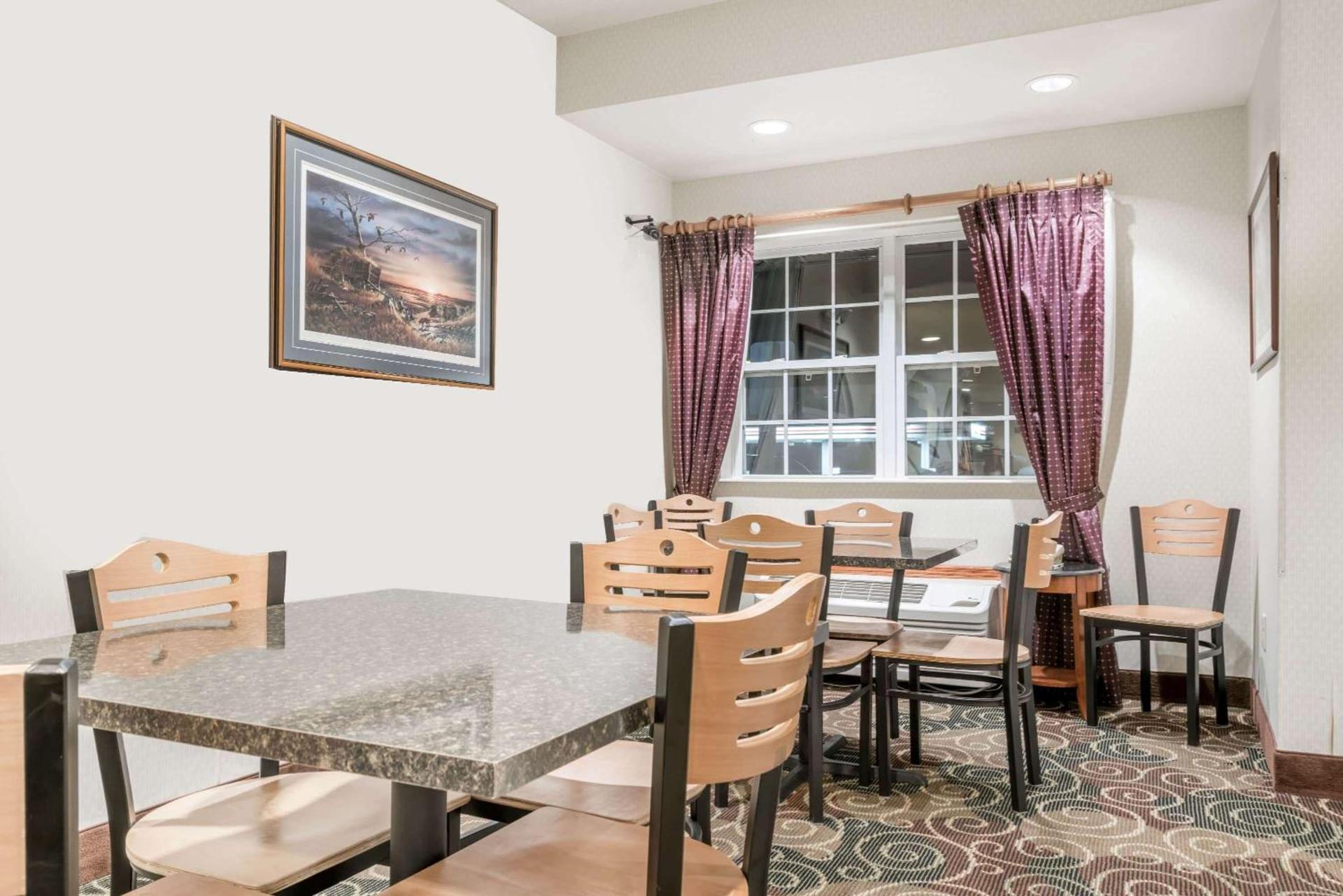 Microtel Inn & Suites by Wyndham Rice Lake photo 19